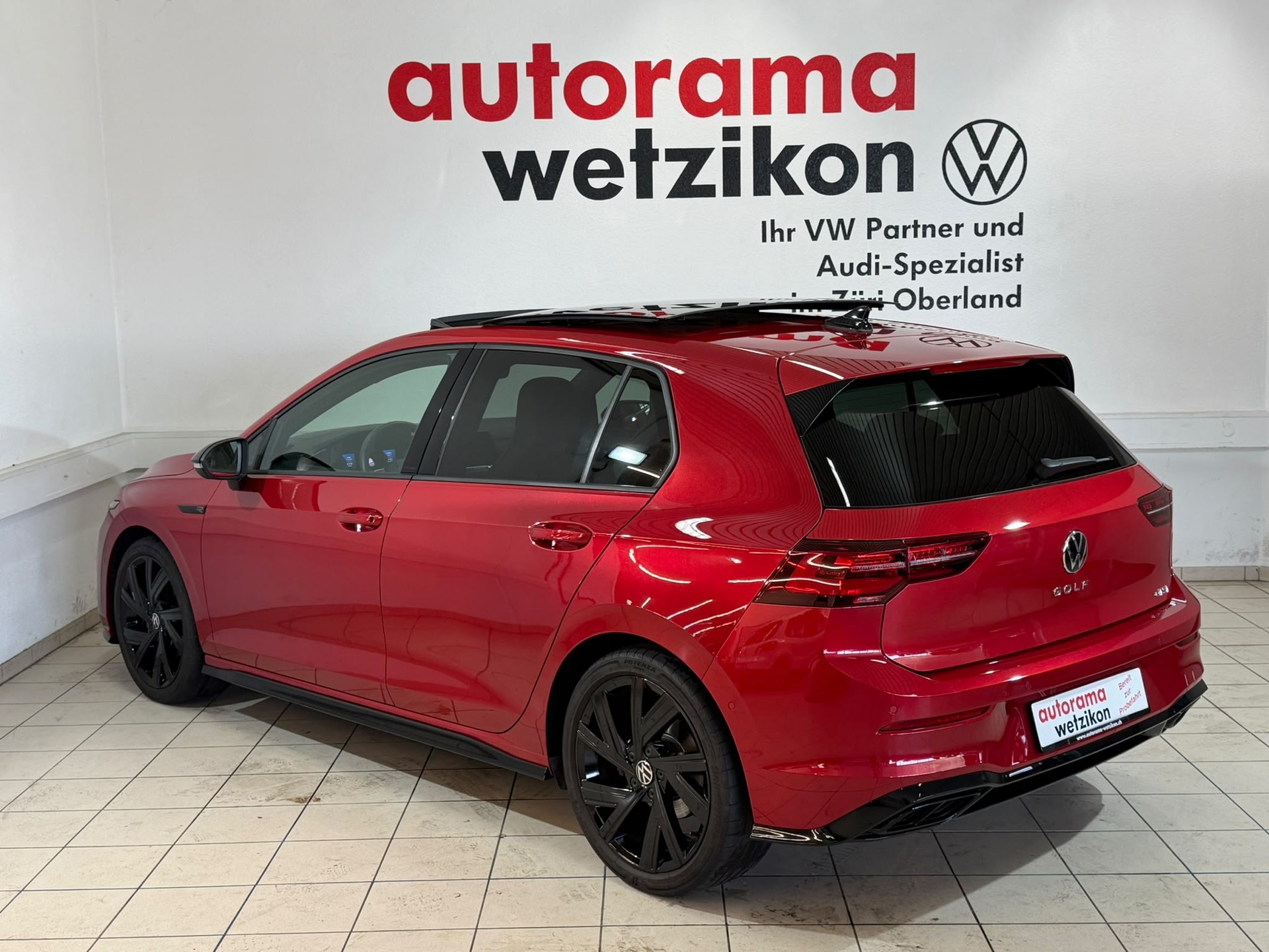 VW Golf 1.5 eTSI mHEV ACT R-Line DSG-showroom-element-2