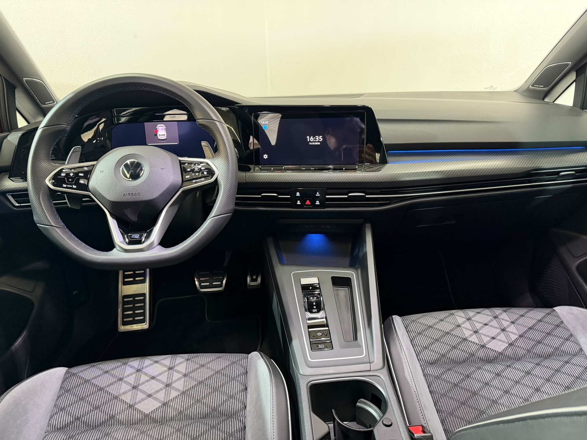 VW Golf 1.5 eTSI mHEV ACT R-Line DSG-image-10