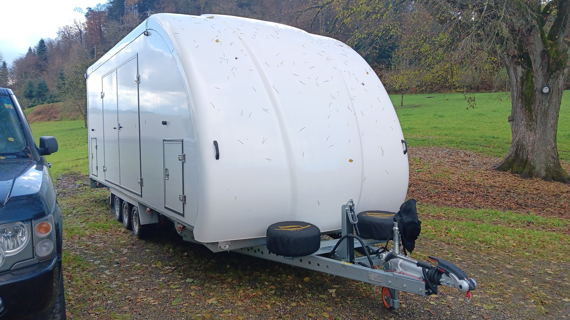 WOODFORDTRAILER Geschlossen-image-1