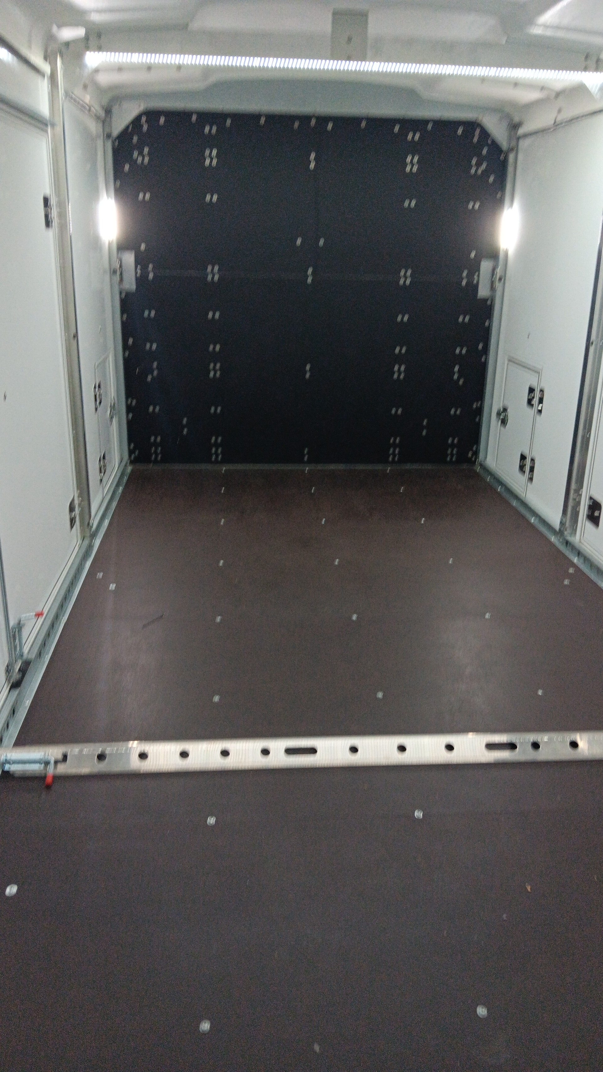 WOODFORDTRAILER Geschlossen-image-3