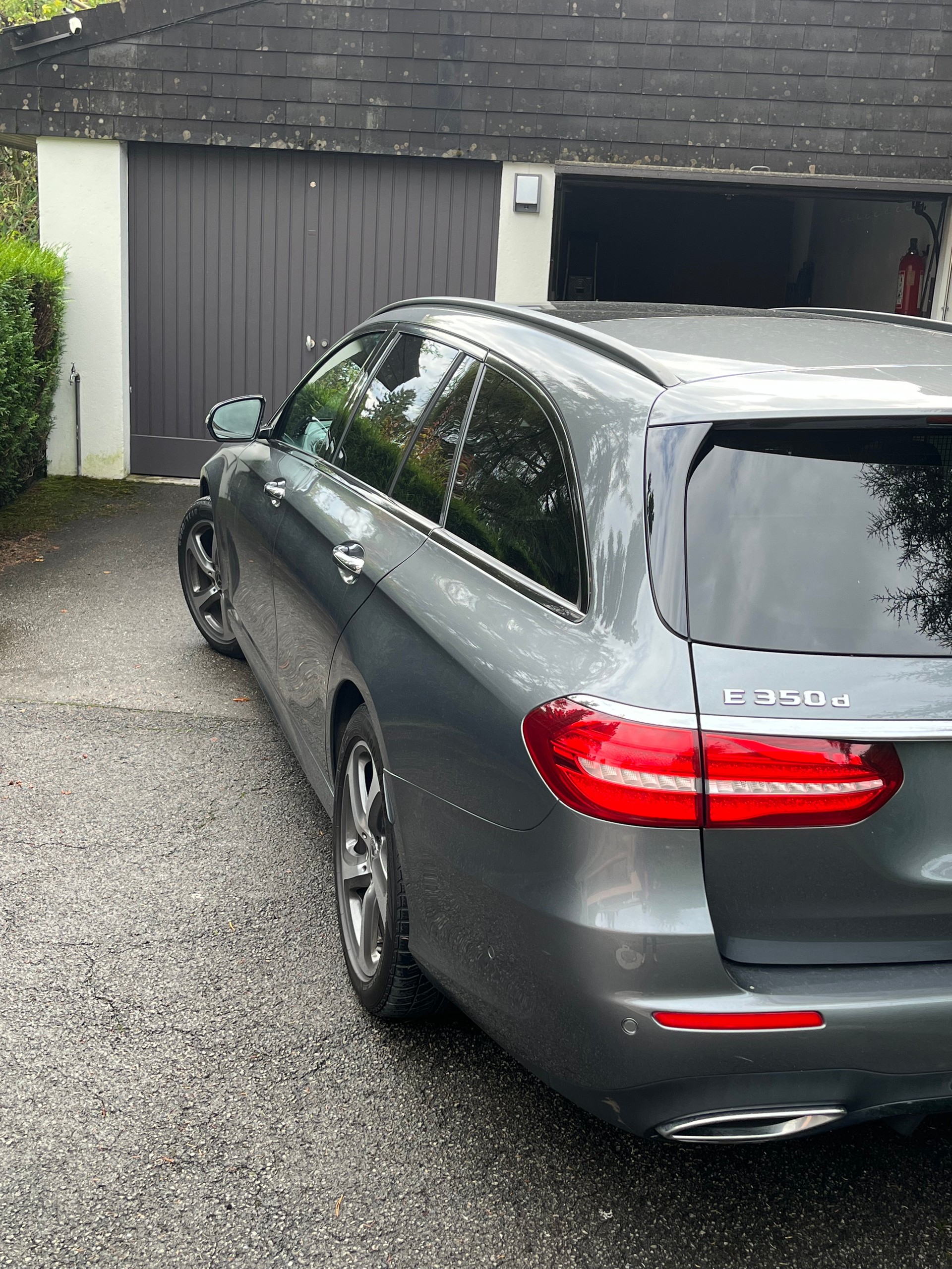 MERCEDES-BENZ E 350 d AMG Line 4Matic 9G-Tronic-image-8