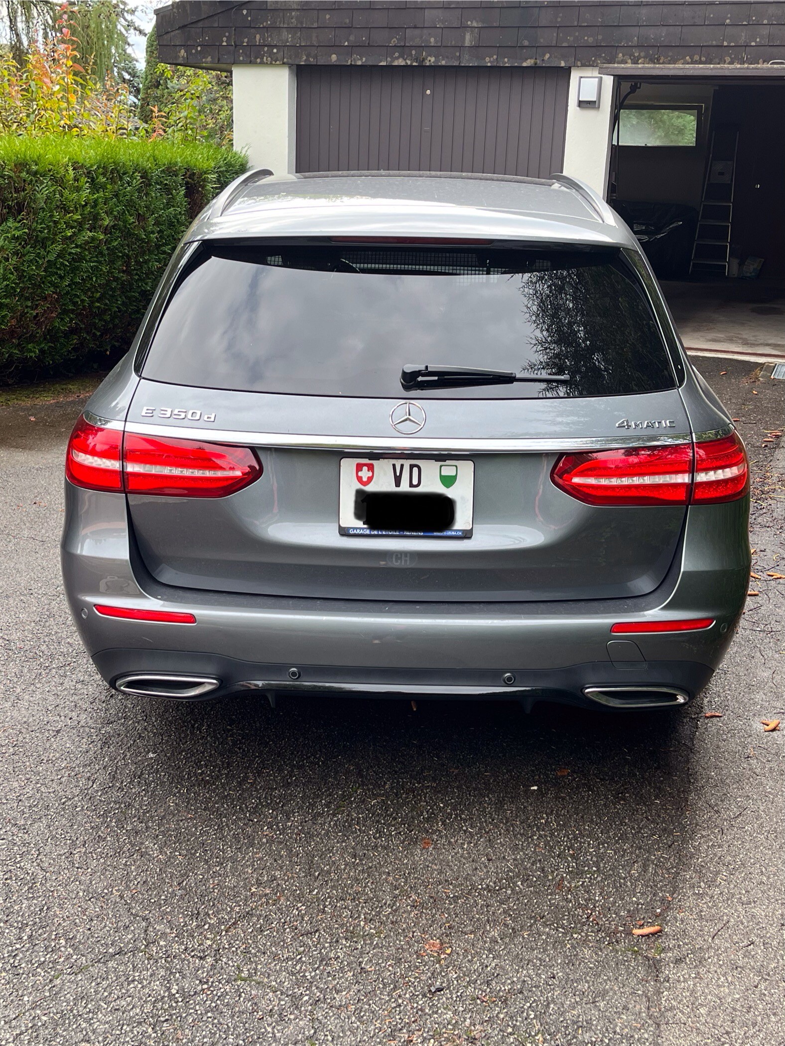 MERCEDES-BENZ E 350 d AMG Line 4Matic 9G-Tronic-image-1