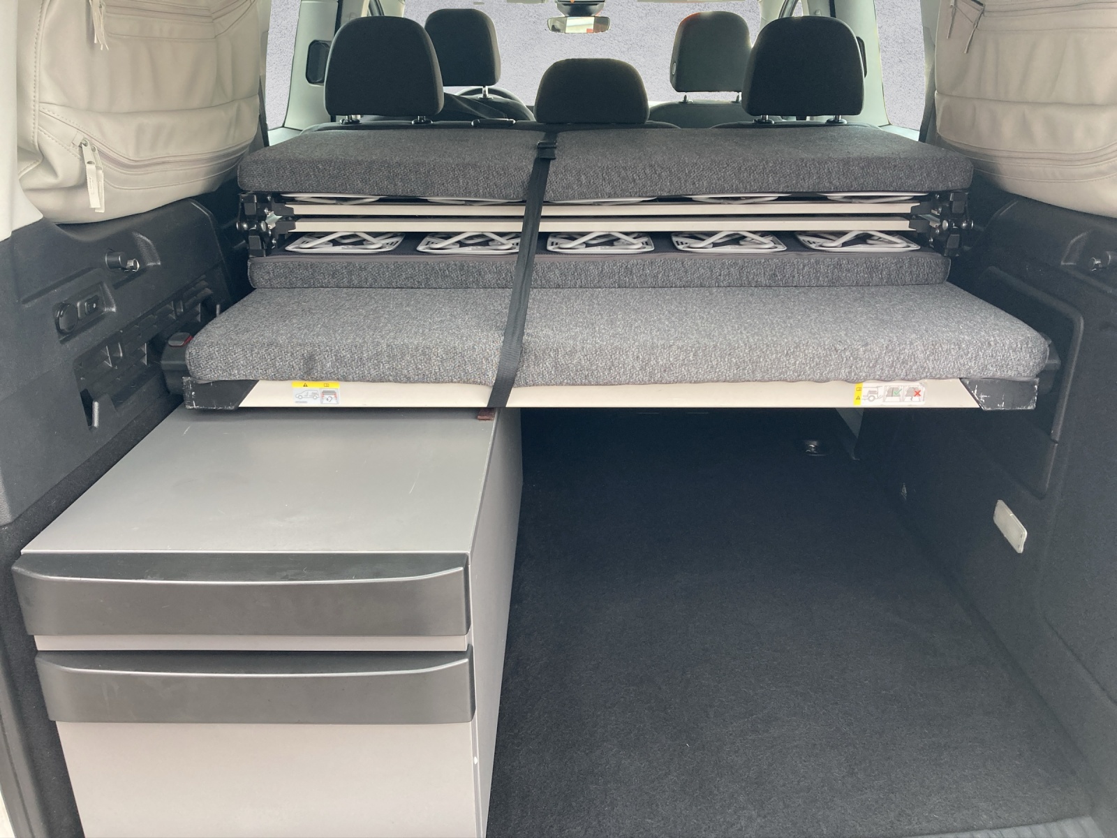 VW Caddy Maxi 2.0 TDI California-image-15
