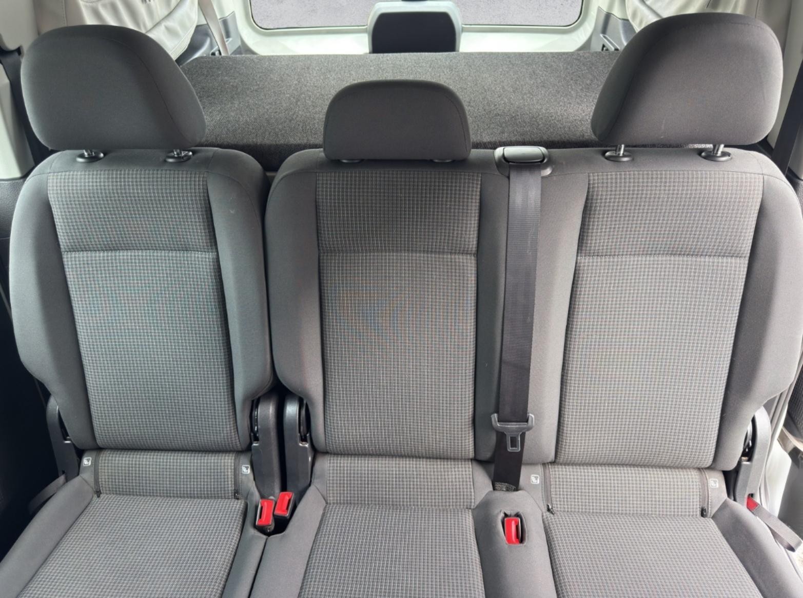 VW Caddy Maxi 2.0 TDI California-image-15