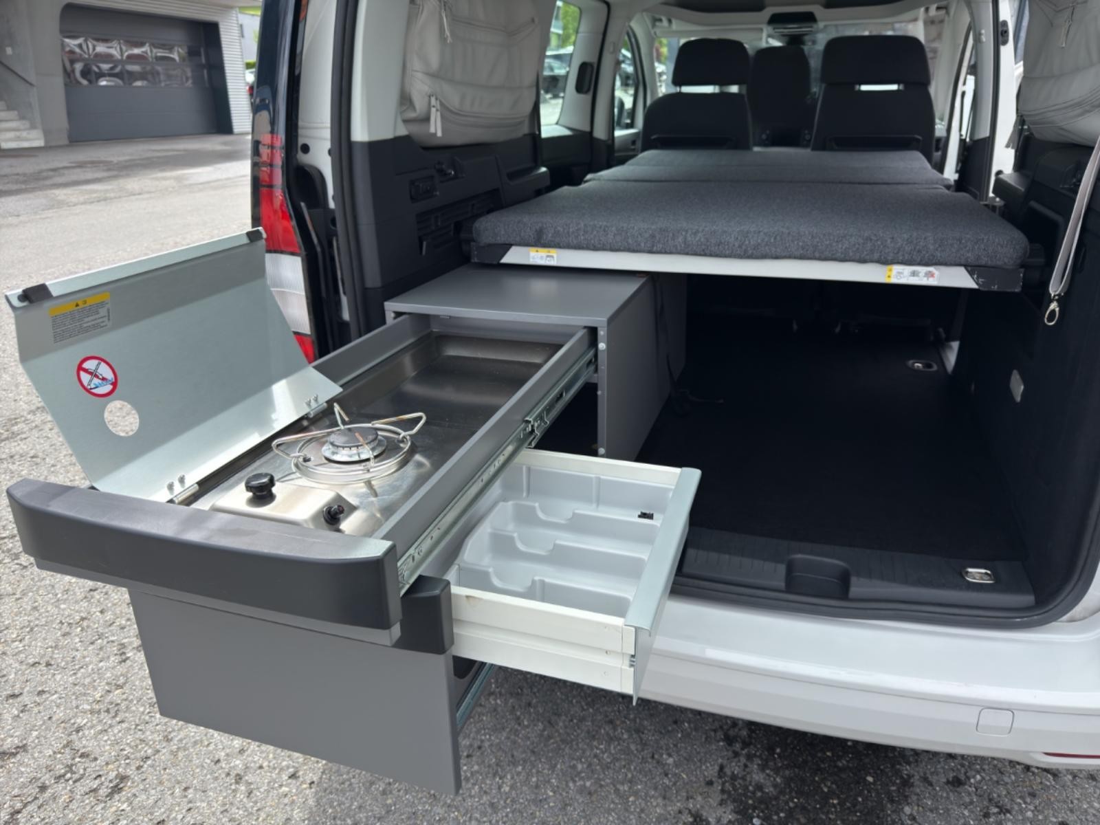 VW Caddy Maxi 2.0 TDI California-image-21