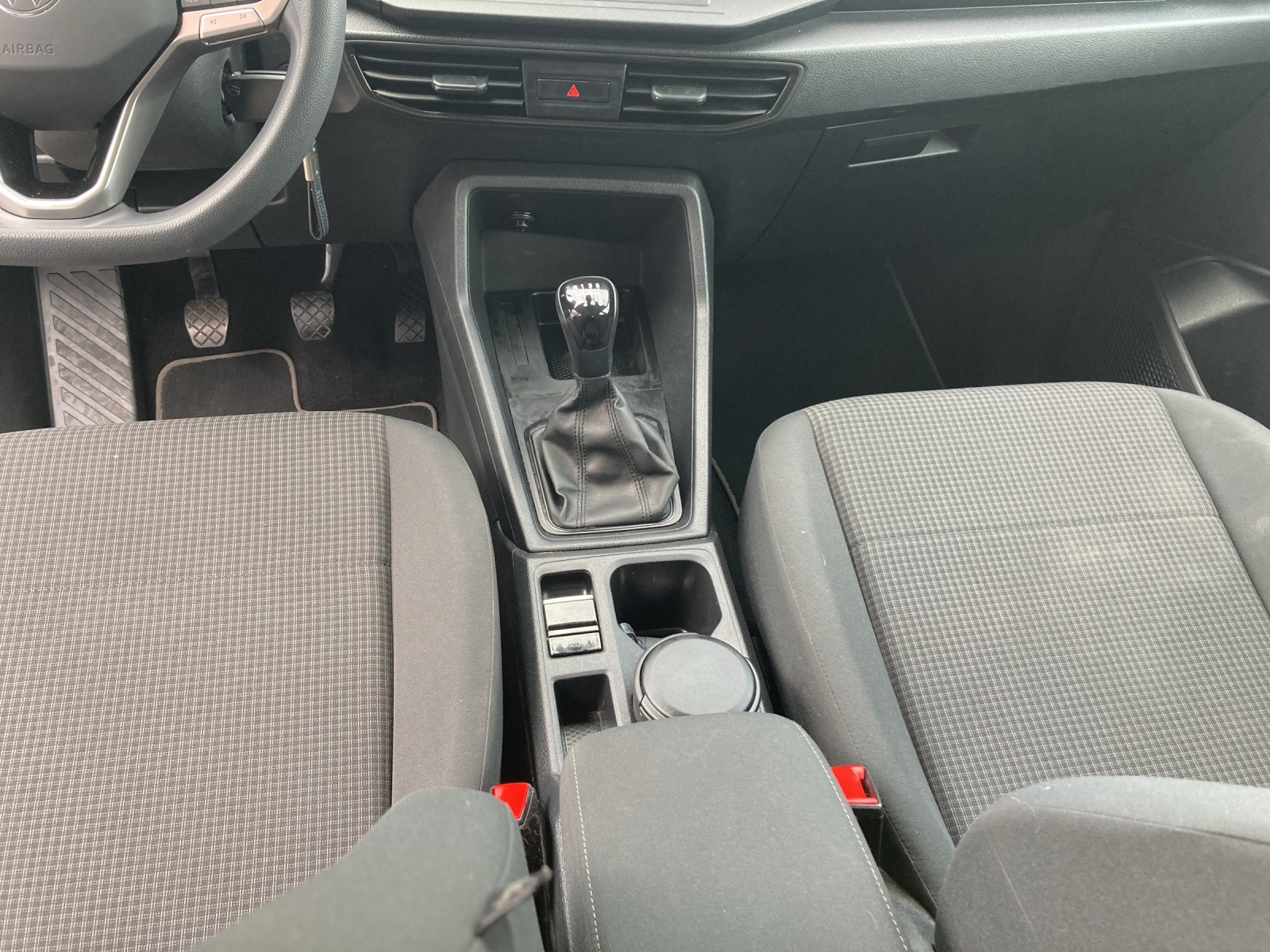 VW Caddy Maxi 2.0 TDI California-image-5