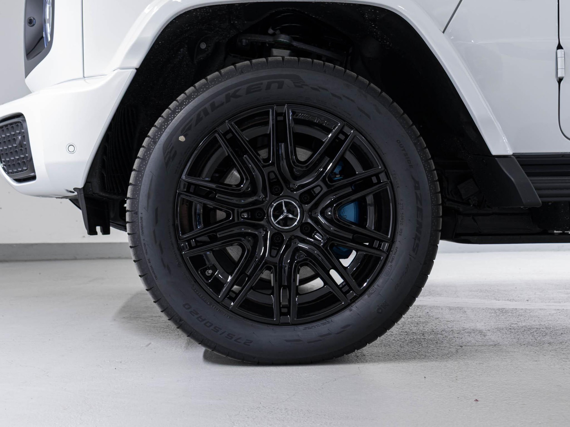 MERCEDES-BENZ G 580 EQ-image-14