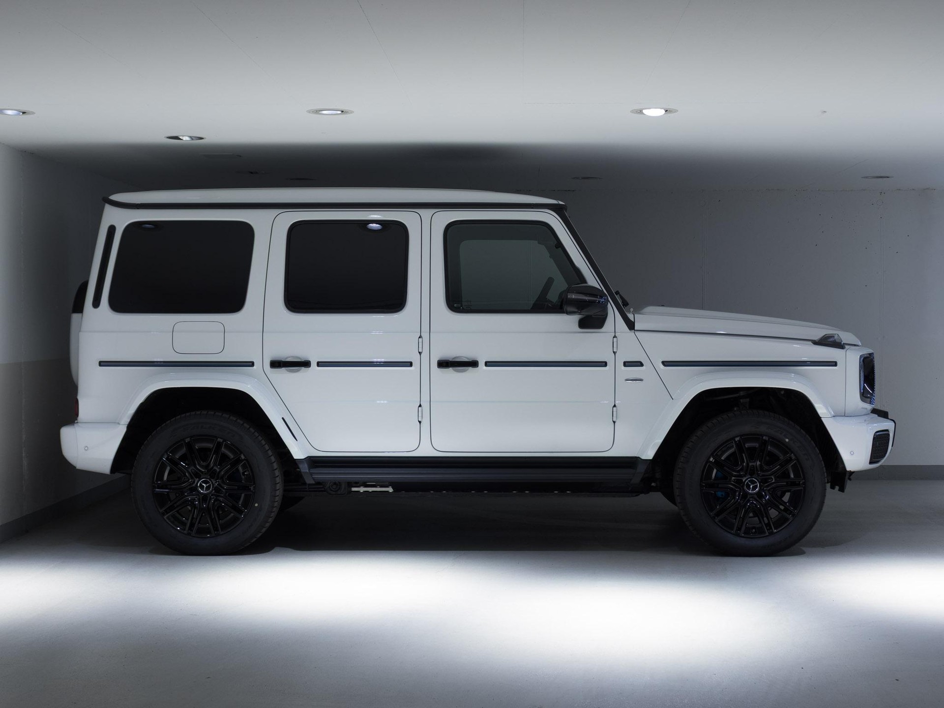 MERCEDES-BENZ G 580 EQ-image-1
