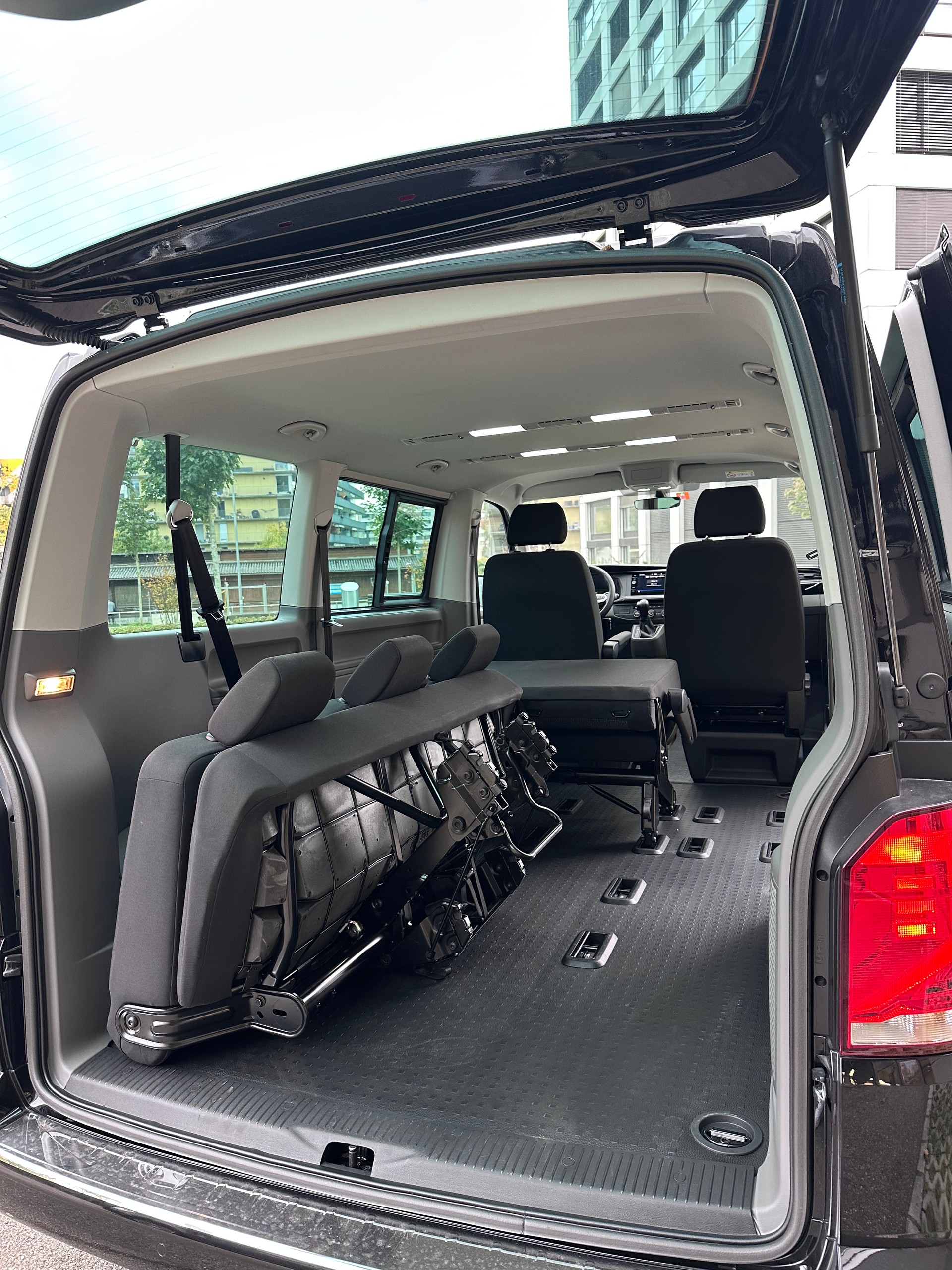 VW T6.1 Caravelle 2.0 TDI Trendline Liberty DSG-image-12