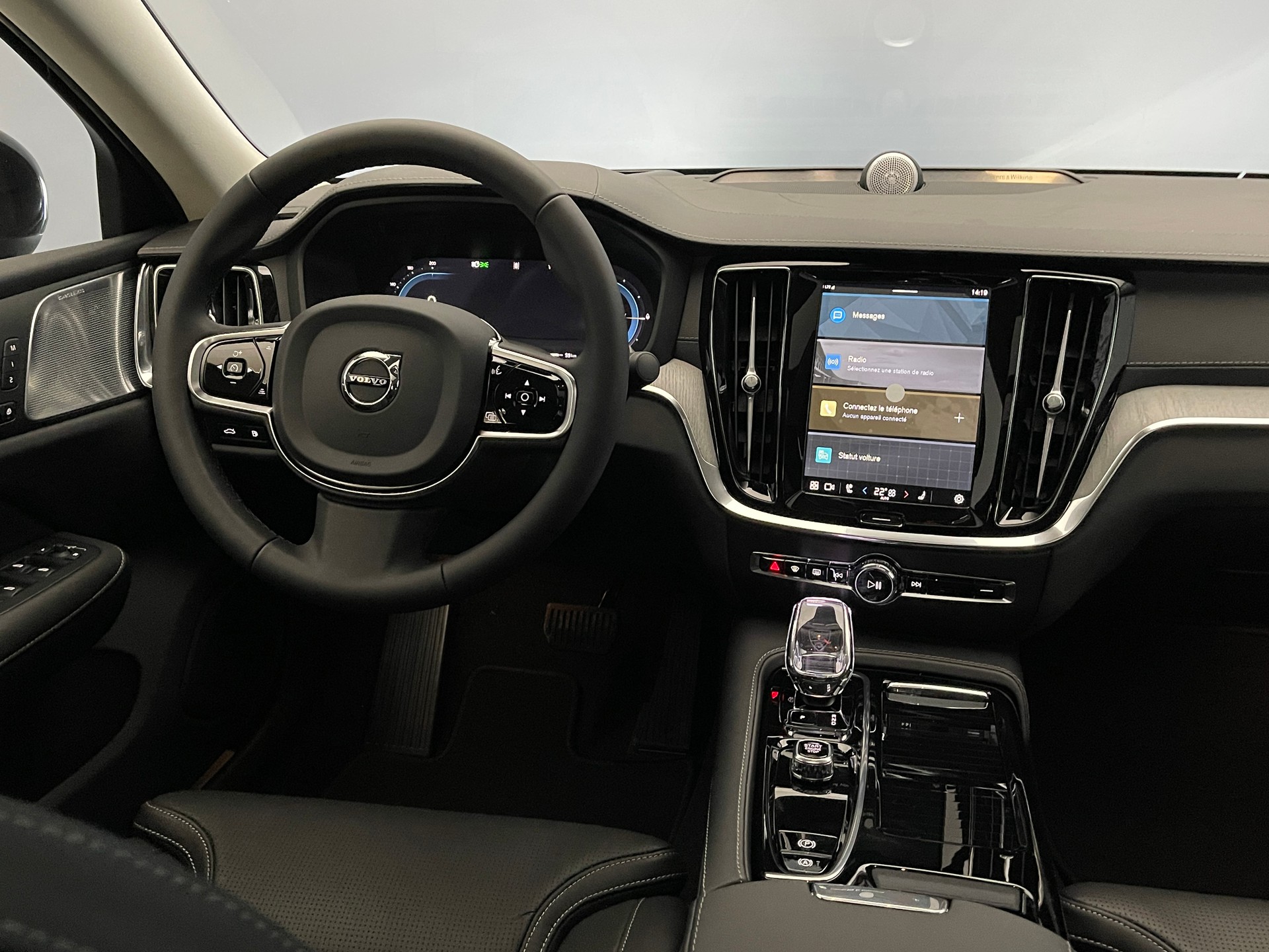 VOLVO S60 2.0 T8 TE Ultimate Dark eAWD-image-6