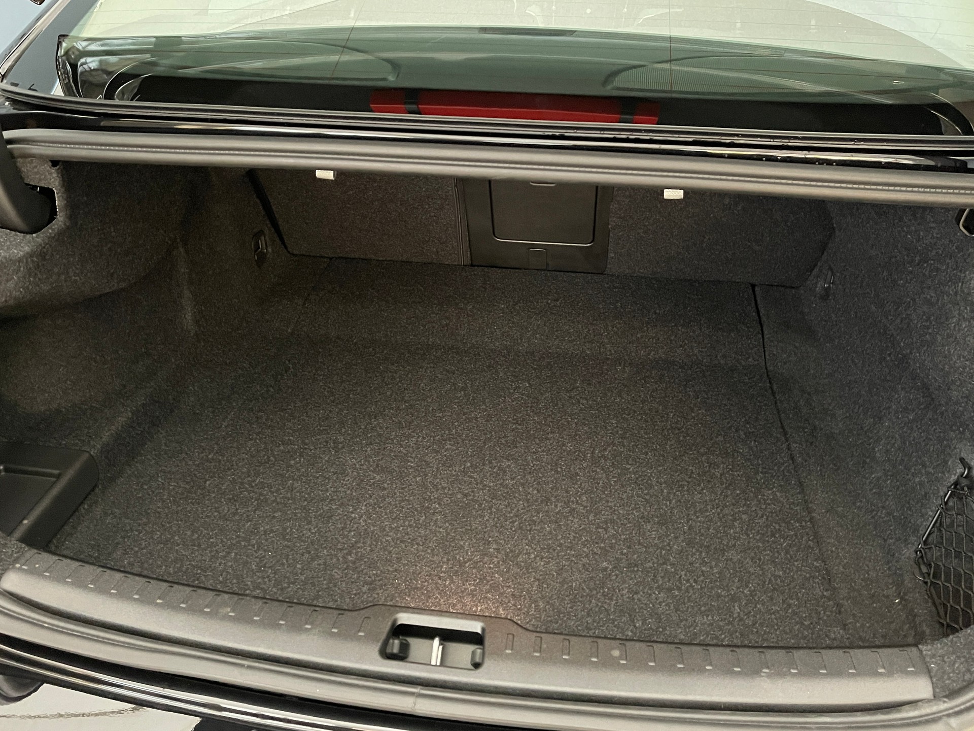 VOLVO S60 2.0 T8 TE Ultimate Dark eAWD-image-10