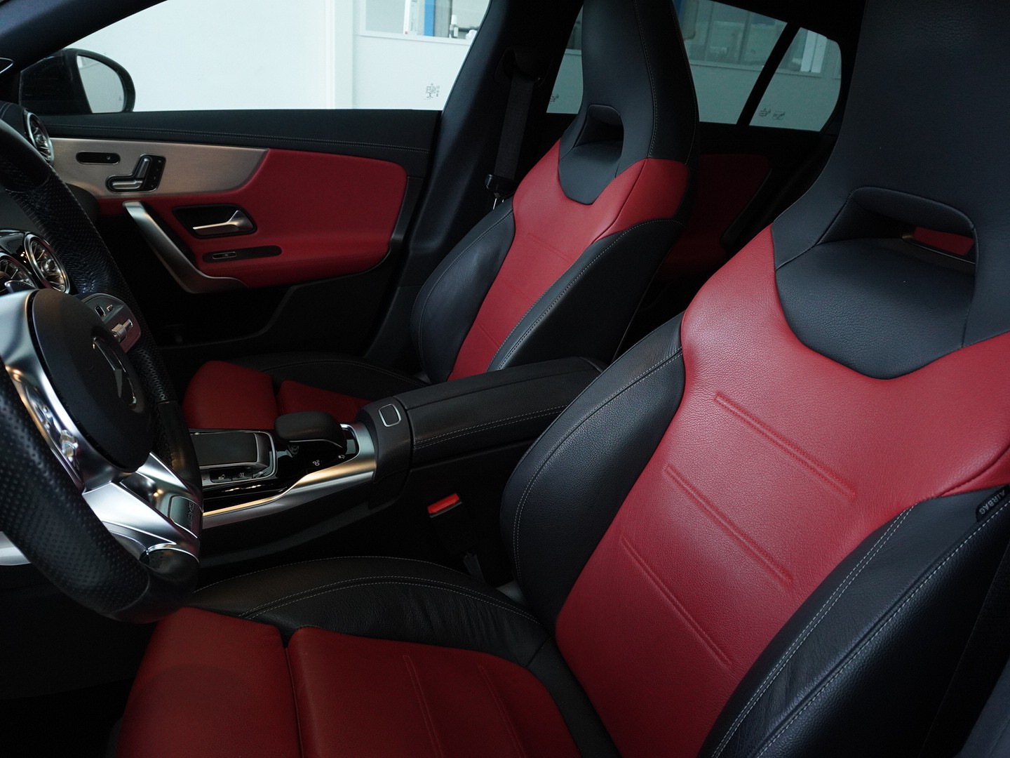 MERCEDES-BENZ CLA Shooting Brake 35 AMG 4Matic 7G-DCT-showroom-element-3