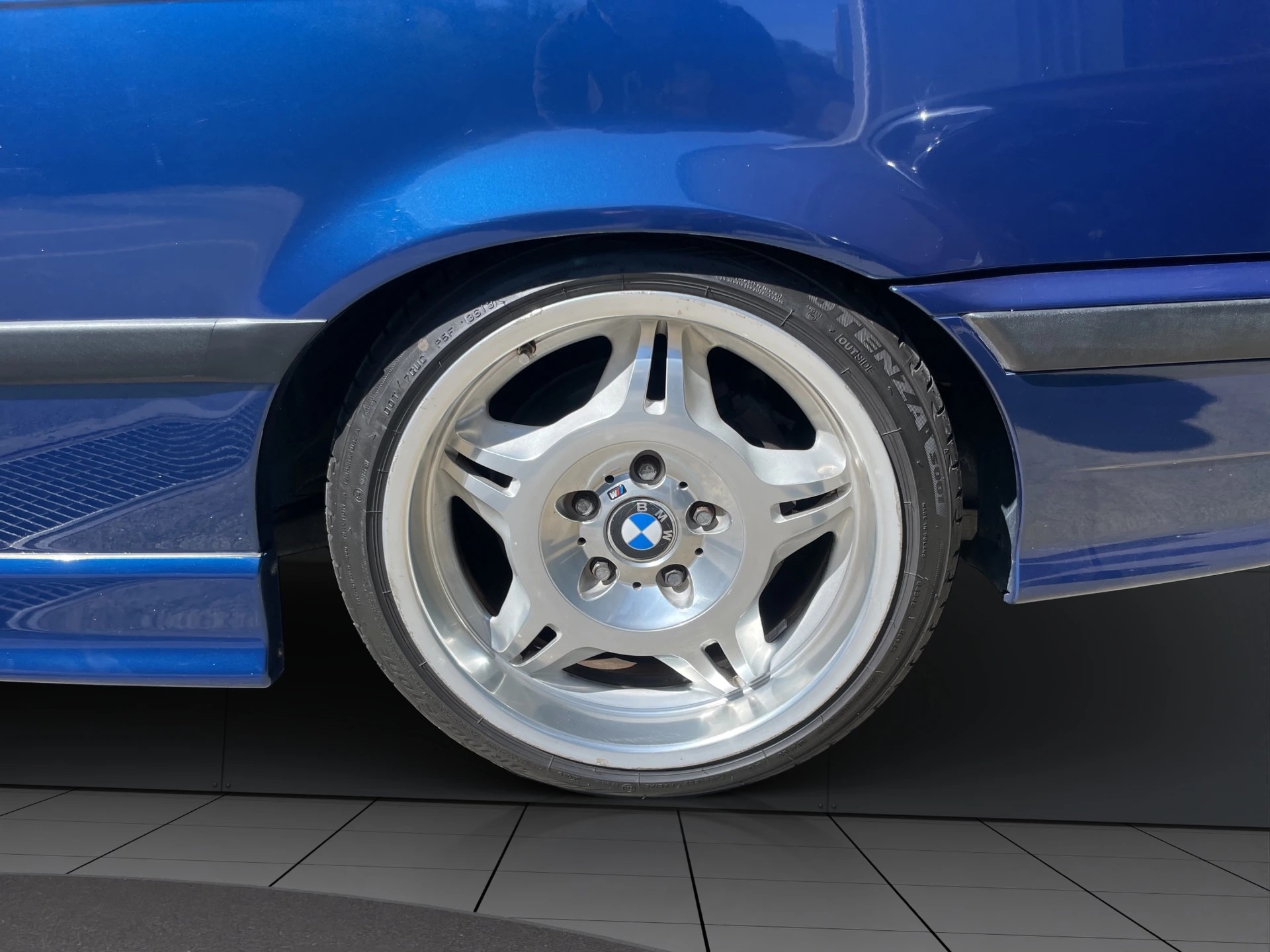 BMW 328i A Cabrio M-Sportpaket-image-12