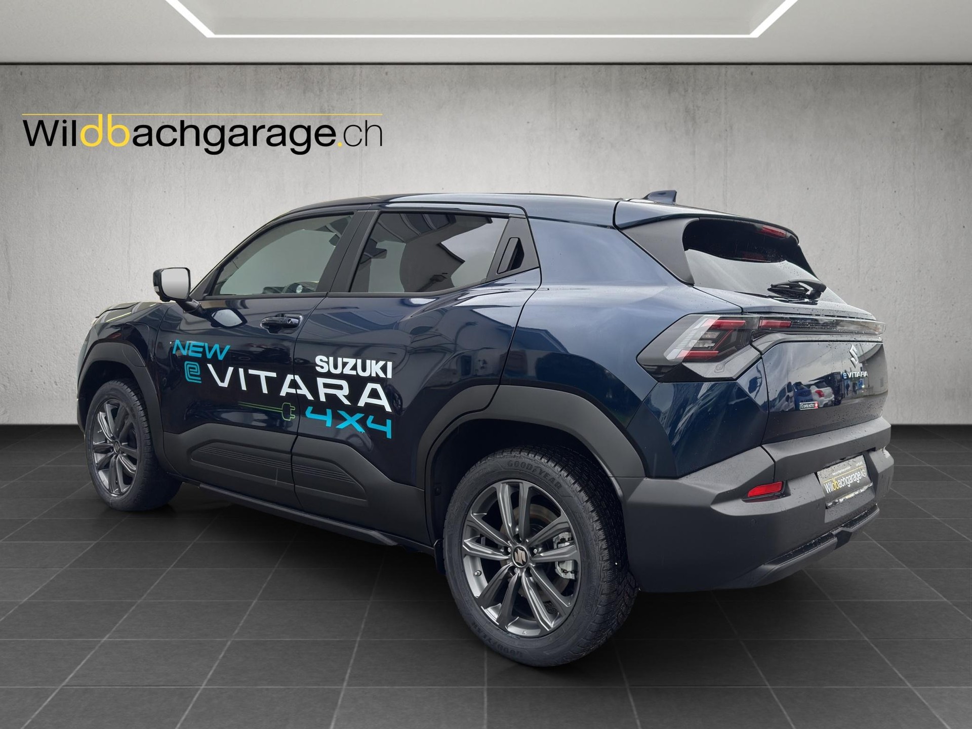 SUZUKI e-Vitara 61kWh Compact Top 4x4-showroom-element-2
