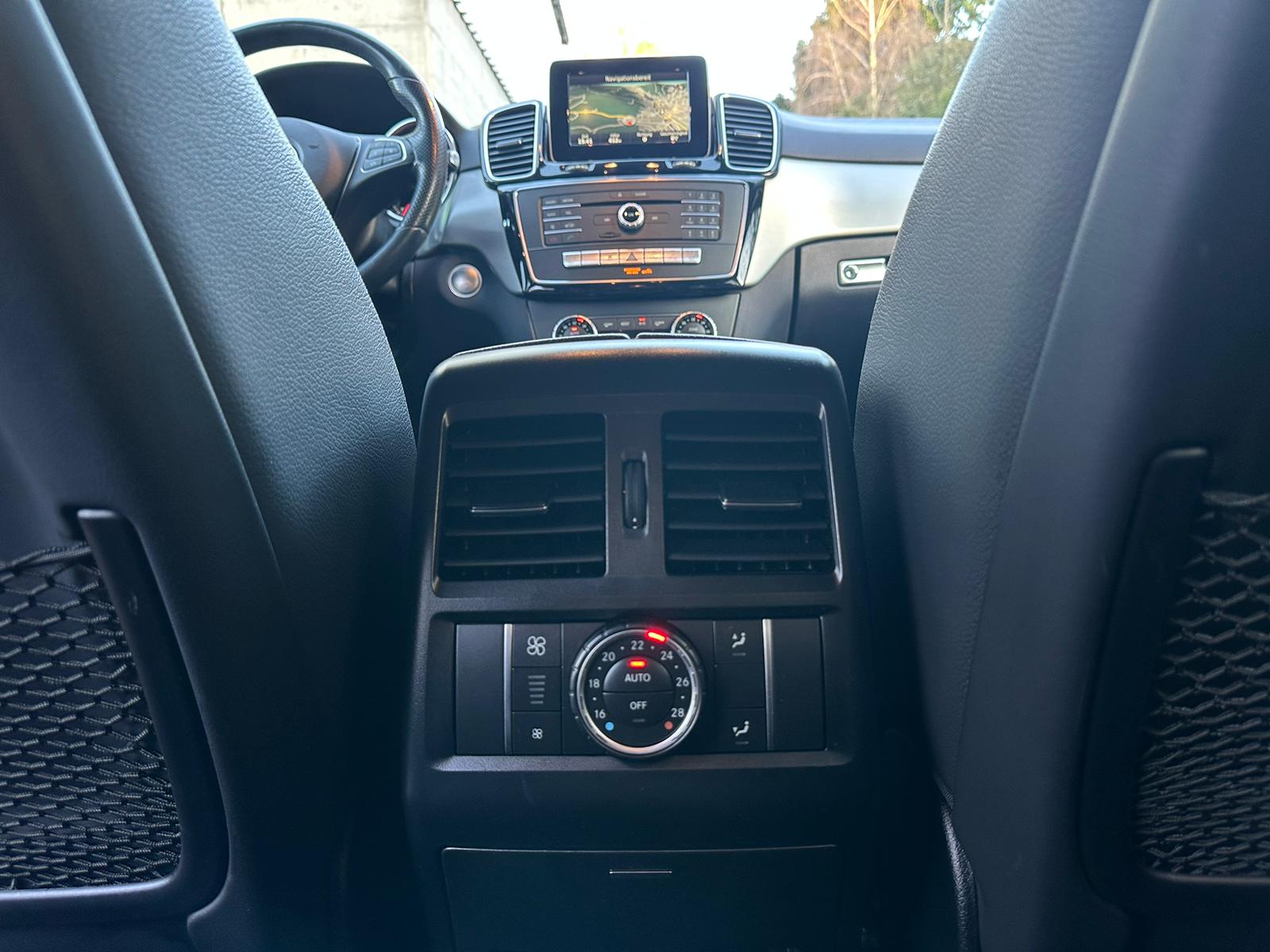 MERCEDES-BENZ GLE 250 d Executive 4Matic 9G-Tronic-image-18