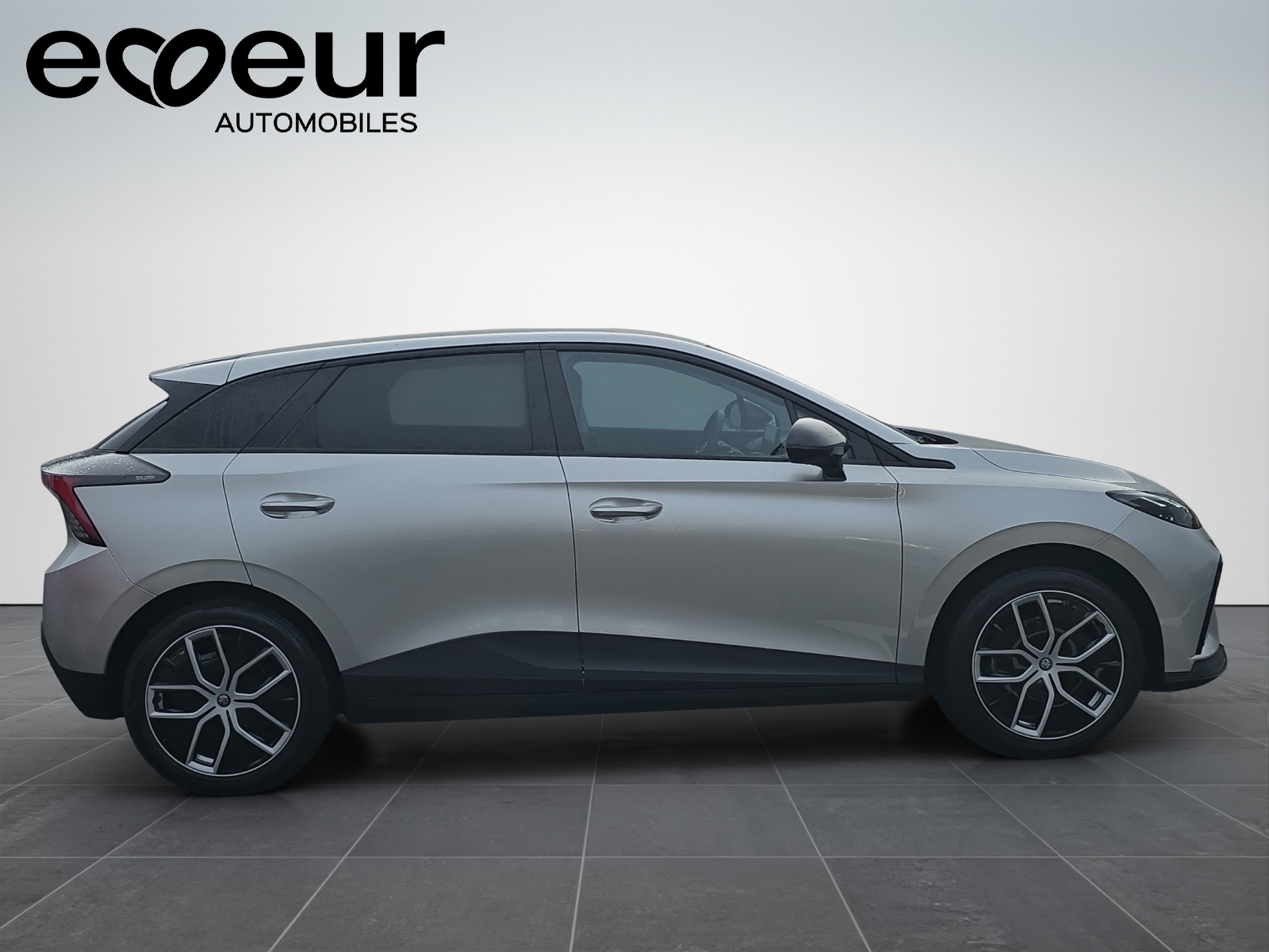 MG 4 64kWh Luxury-image-6