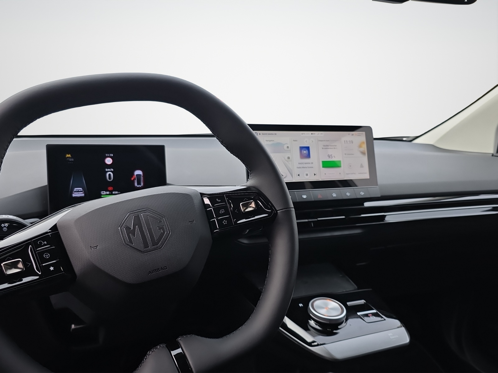 MG 4 64kWh Luxury-image-10