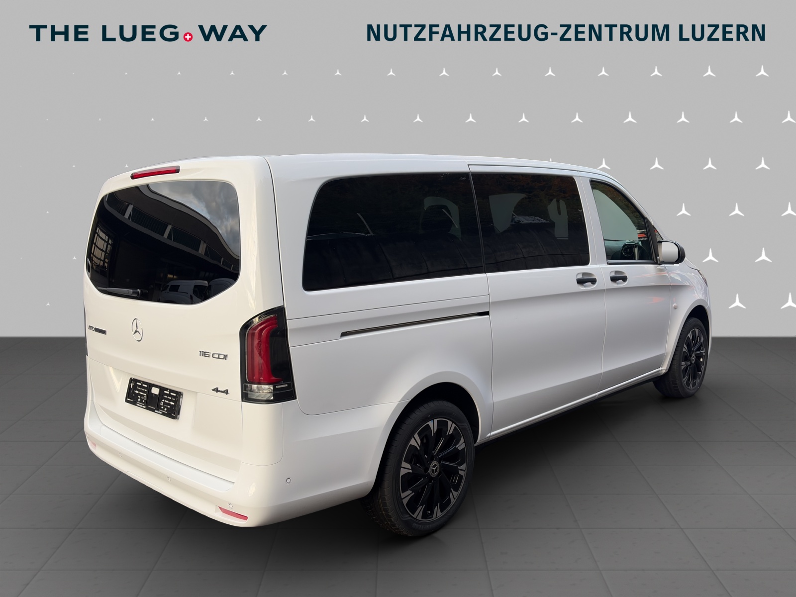 MERCEDES-BENZ Vito 116 CDI Lang Tourer 9G-Tronic 4M Select-image-4