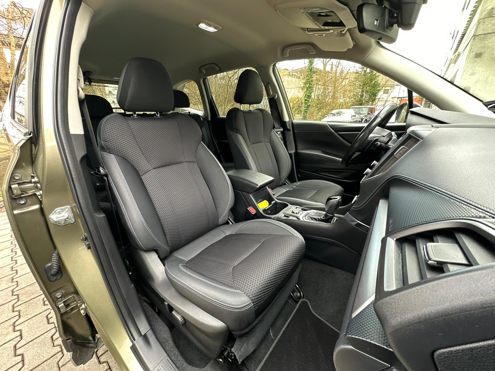 SUBARU Forester 2.0i e-Boxer Swiss Plus Lineartronic-image-19