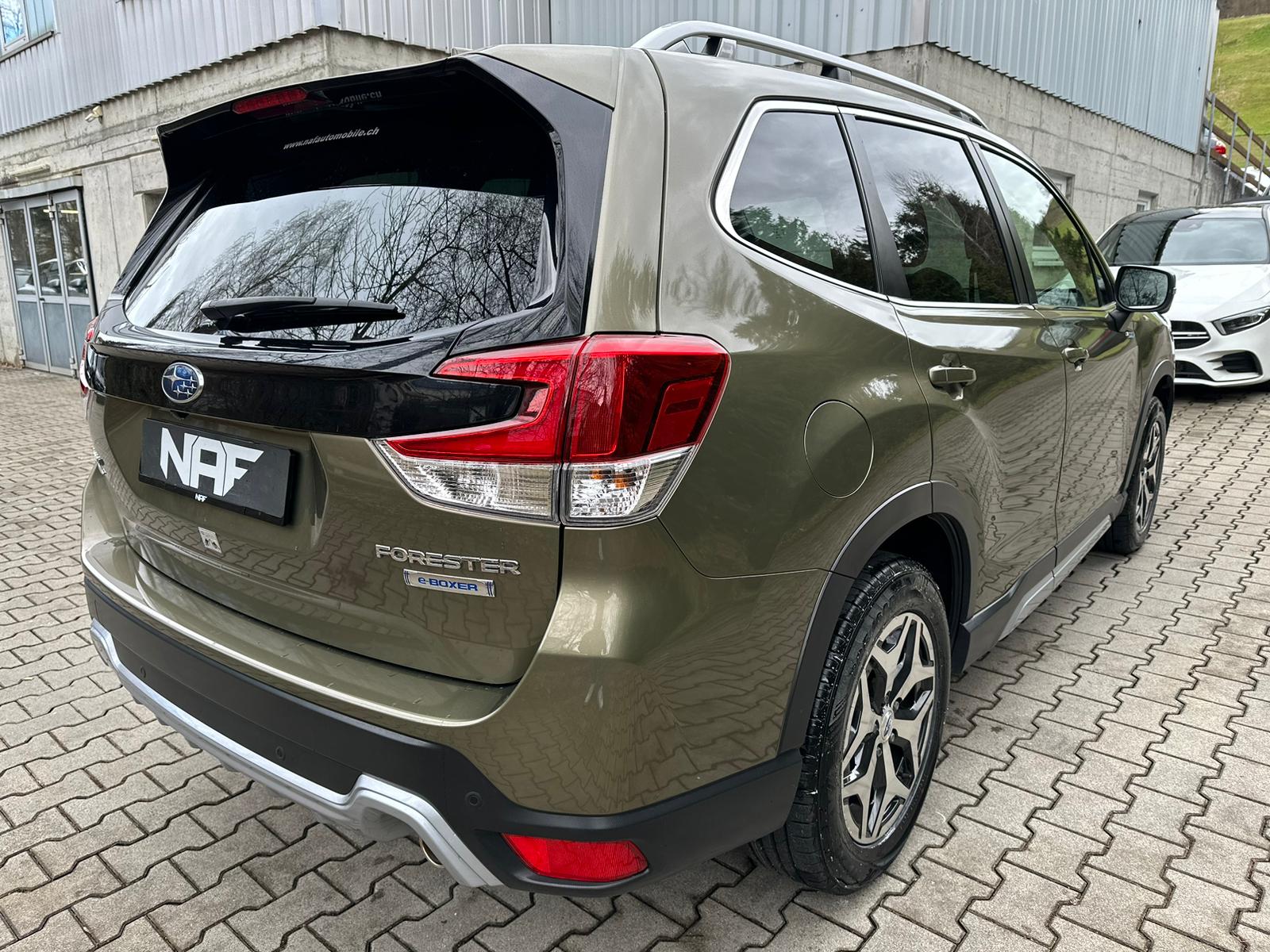 SUBARU Forester 2.0i e-Boxer Swiss Plus Lineartronic-image-4