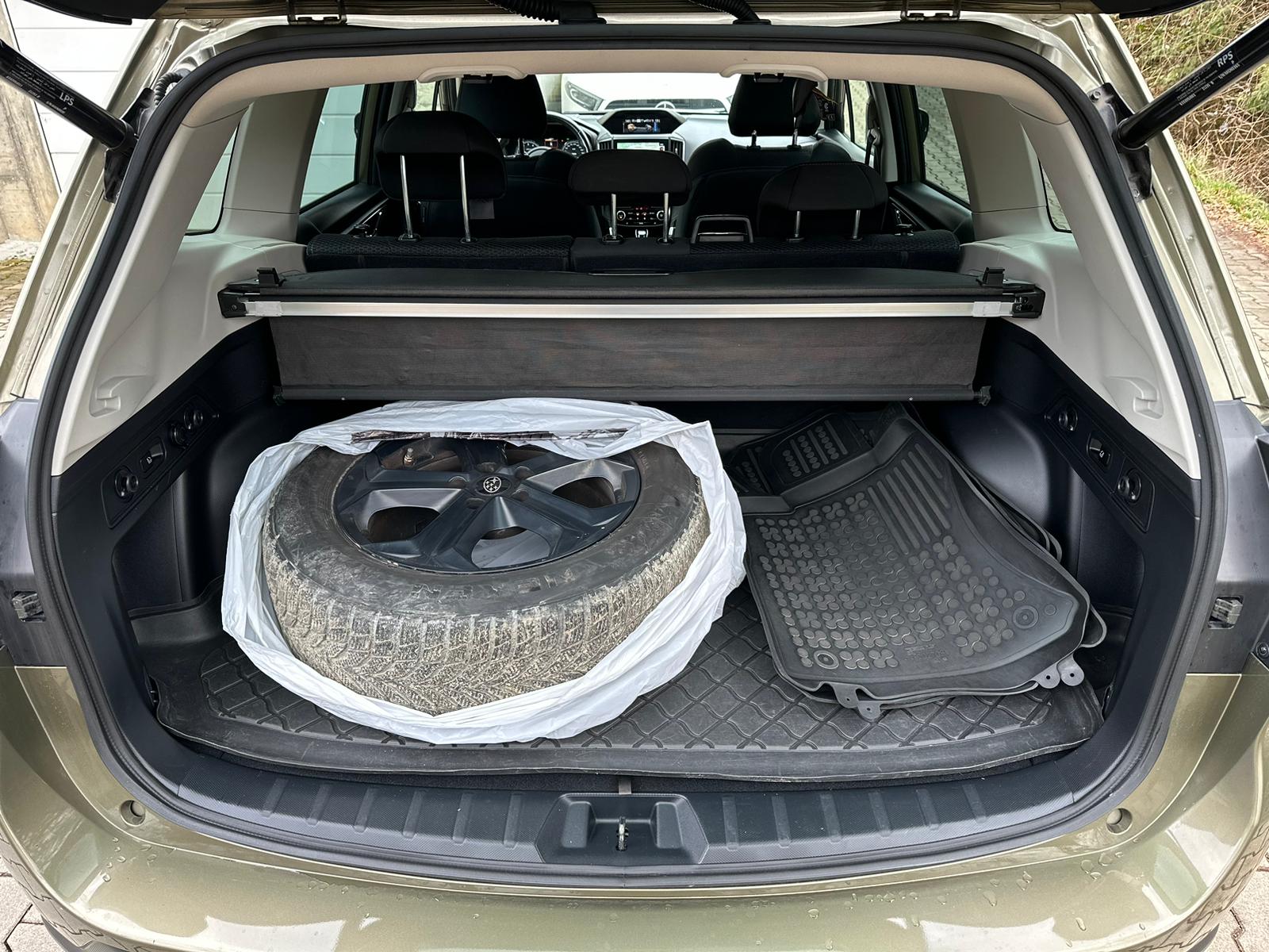 SUBARU Forester 2.0i e-Boxer Swiss Plus Lineartronic-image-16