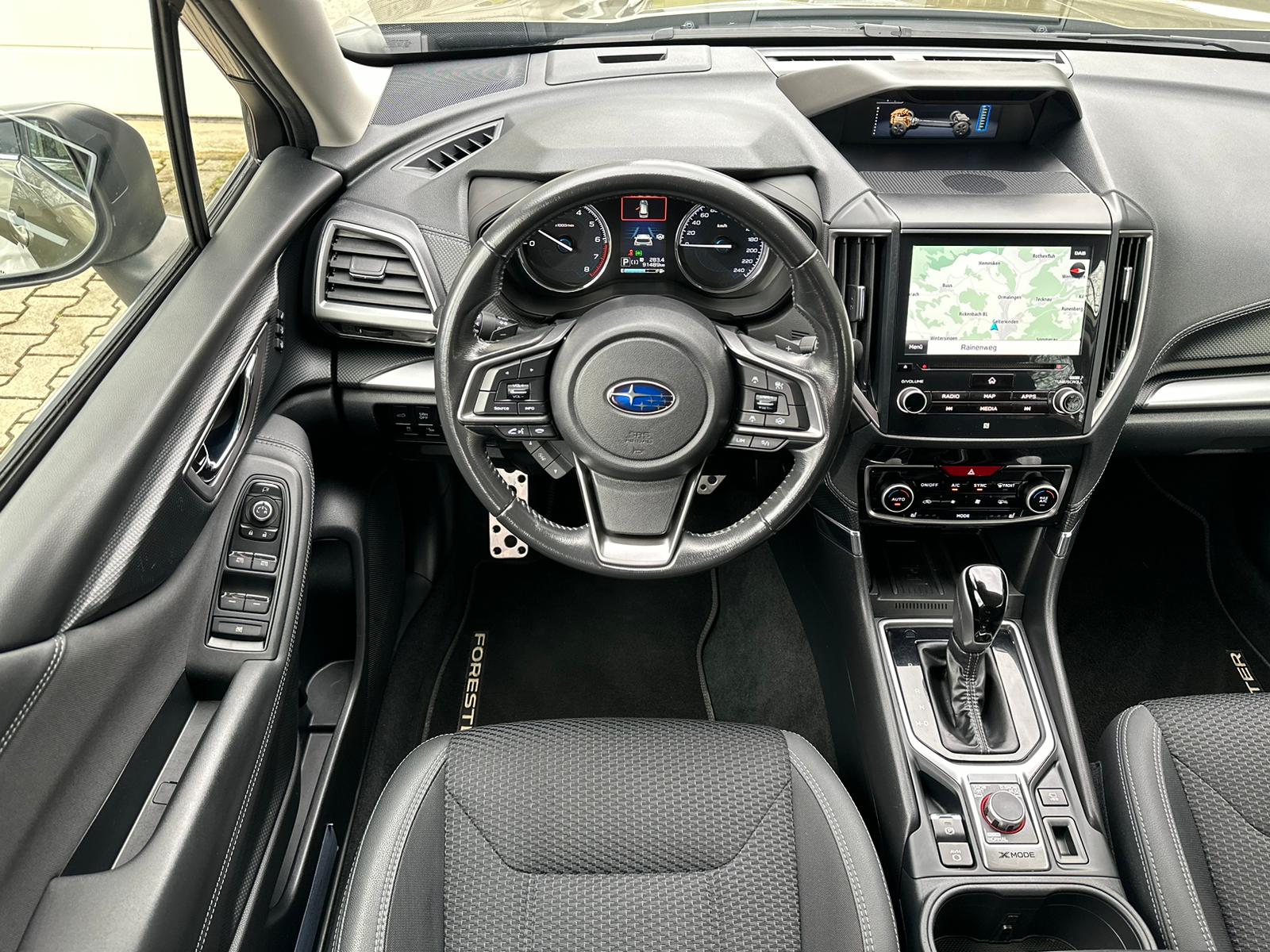 SUBARU Forester 2.0i e-Boxer Swiss Plus Lineartronic-image-21
