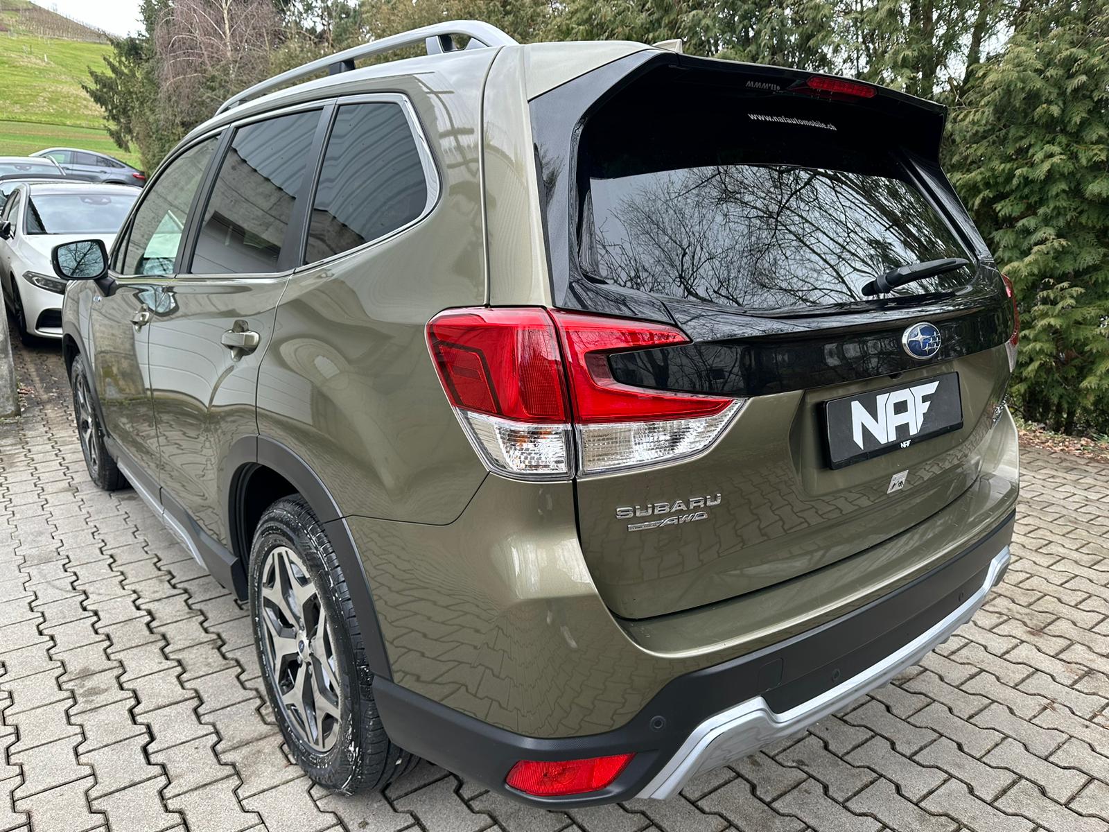 SUBARU Forester 2.0i e-Boxer Swiss Plus Lineartronic-showroom-element-2