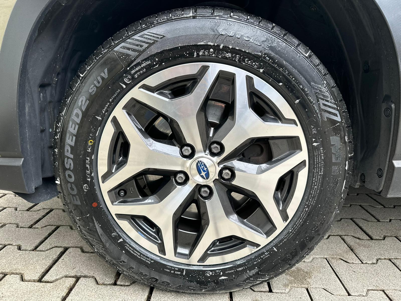 SUBARU Forester 2.0i e-Boxer Swiss Plus Lineartronic-image-8