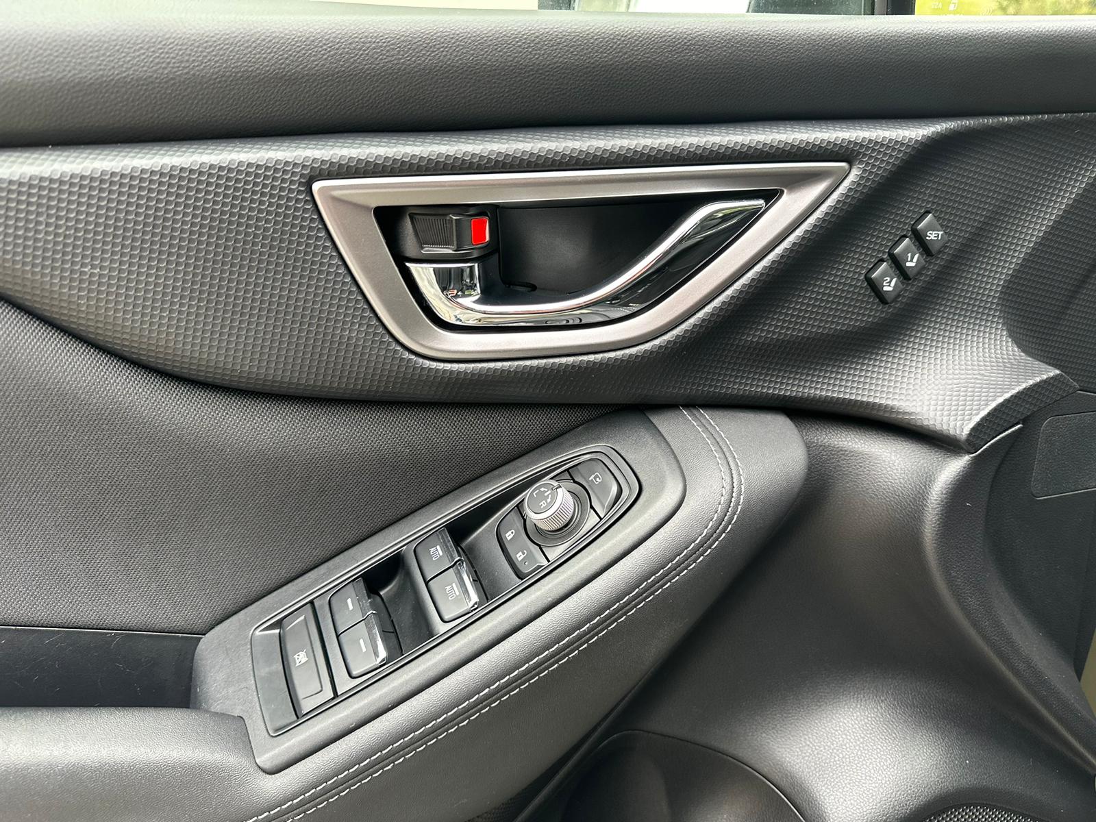SUBARU Forester 2.0i e-Boxer Swiss Plus Lineartronic-image-11