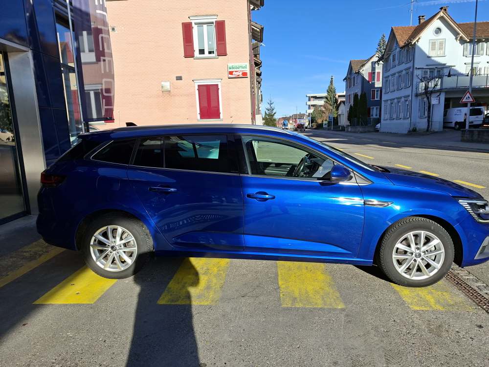 RENAULT Mégane Grandtour 1.6 E-Tech Plug-in R.S. Line-image-5