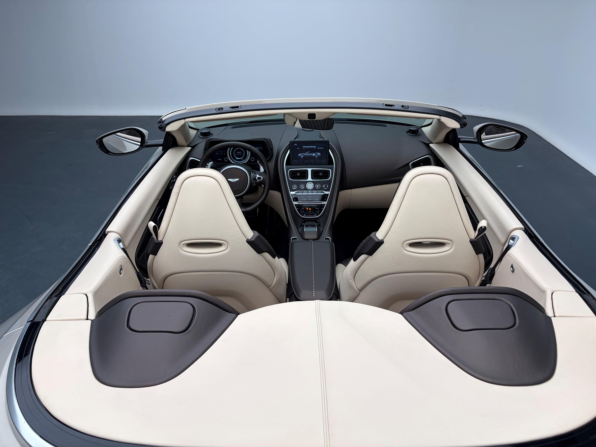 ASTON MARTIN DB11 Volante 4.0 V8 Bi-Turbo-image-15