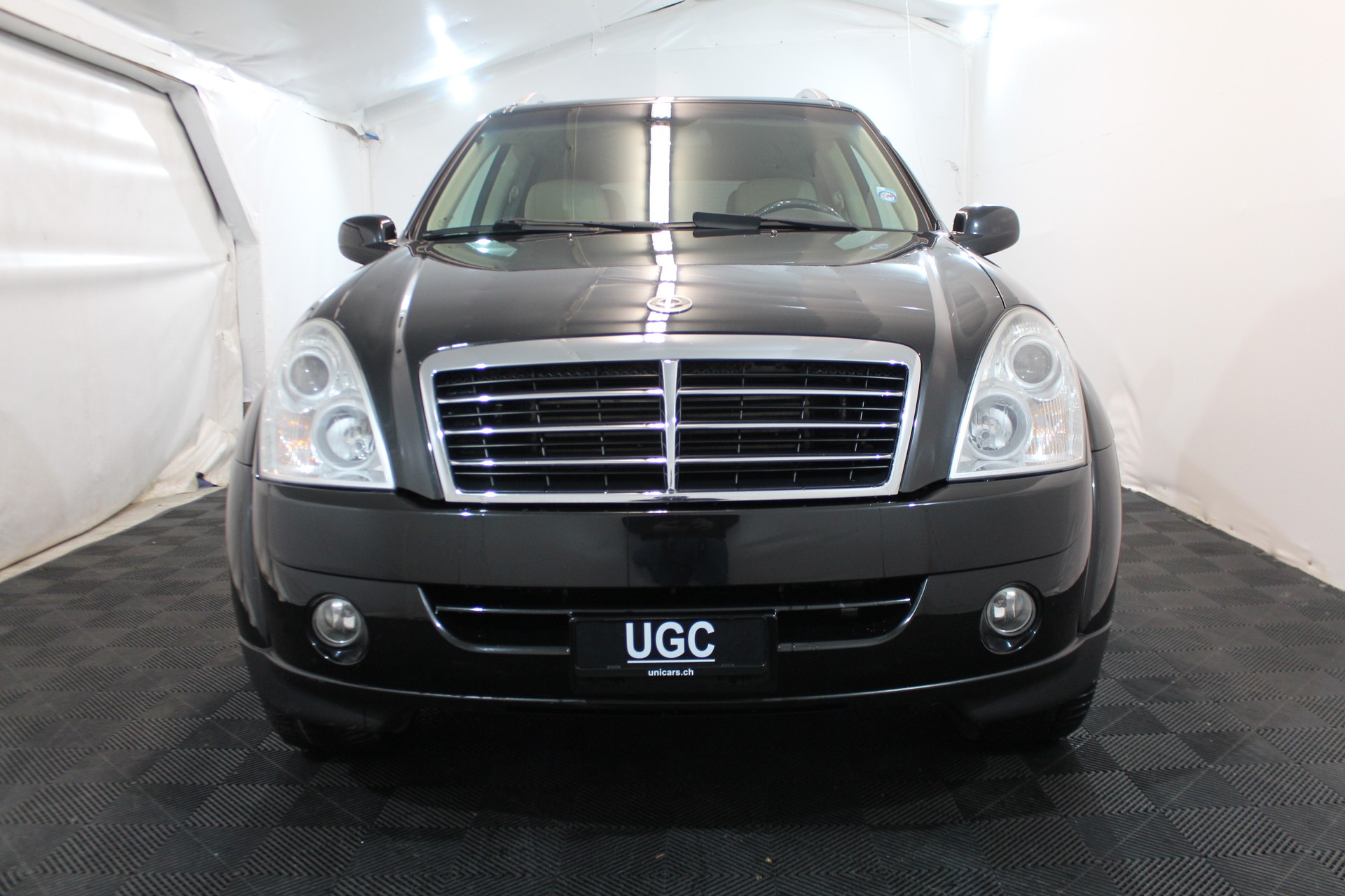 KGM-SsangYong Rexton RX 270 XVT Genesis-showroom-element-1