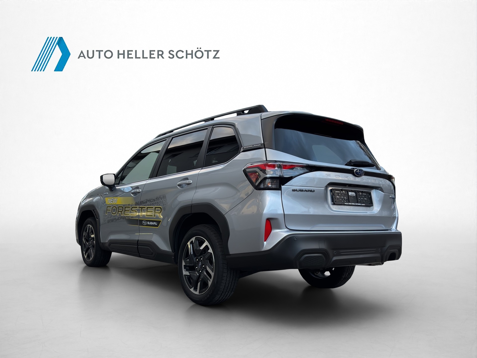 SUBARU Forester Station 2.0i e-Boxer Swiss Plus-image-3