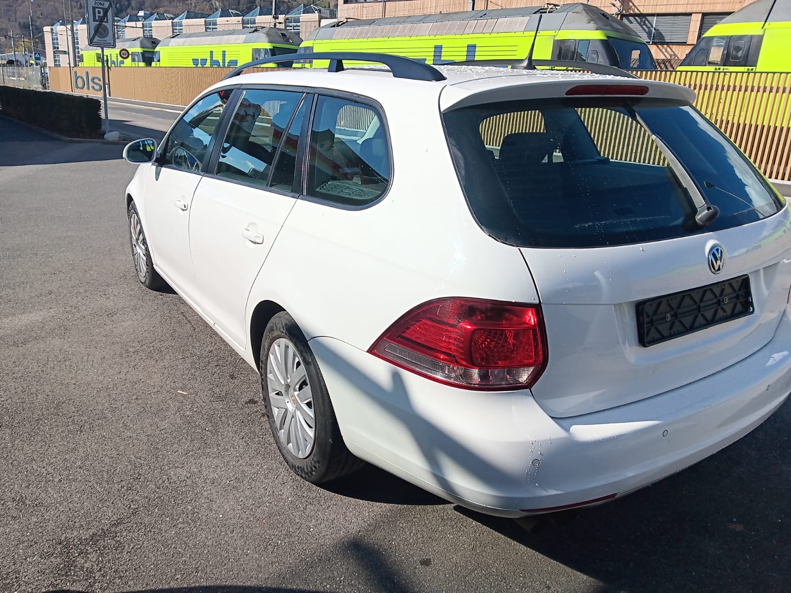 VW Golf Variant 1.4 TSI Trendline DSG-image-4