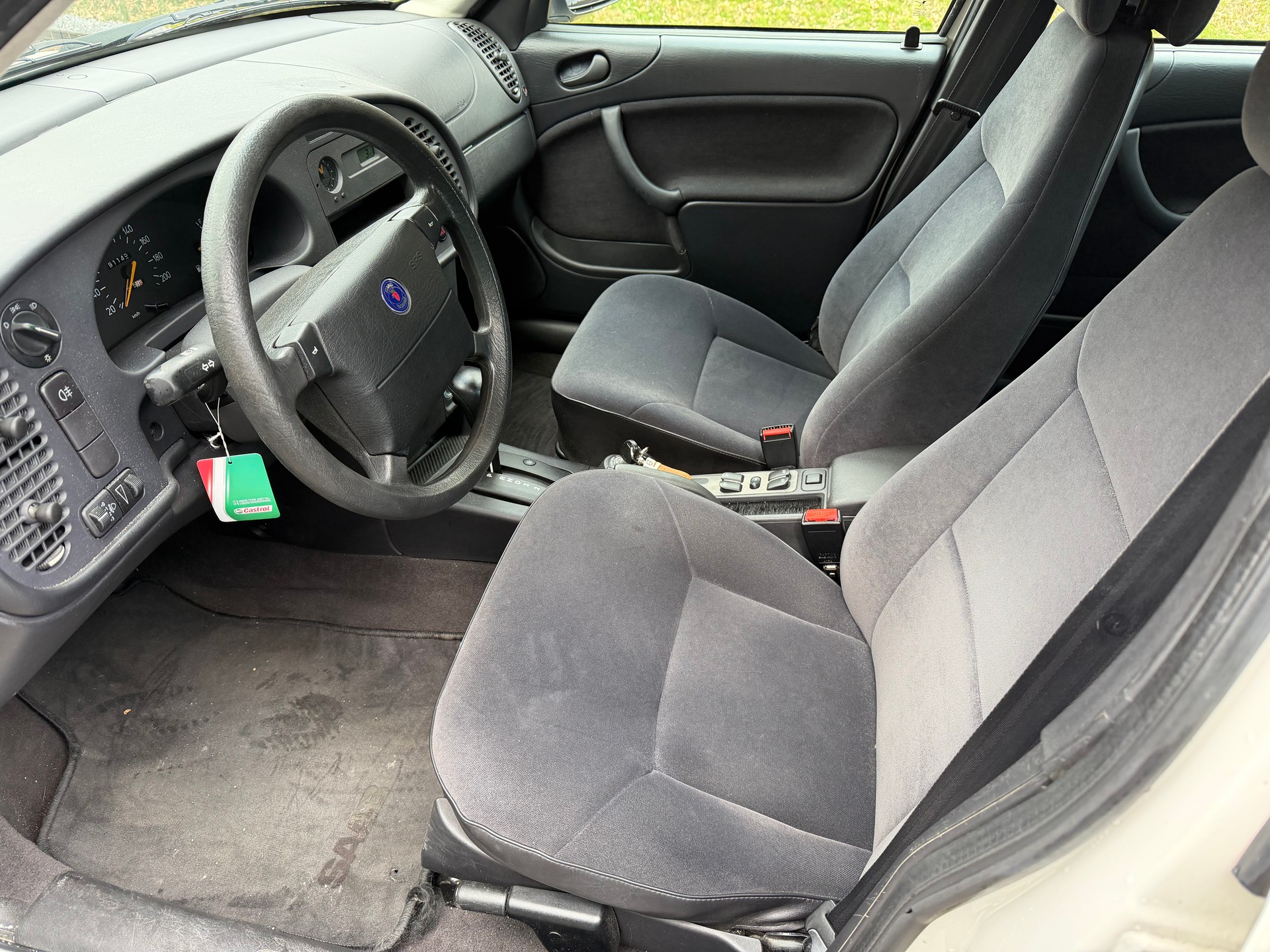 SAAB 900 S 2.0i-16-image-8