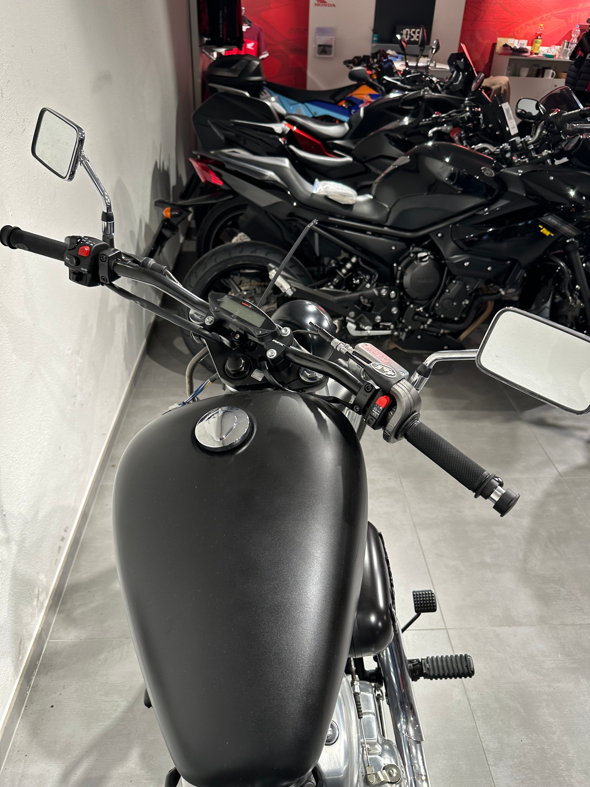 HONDA VT 600C P-V Shadow (Umbau in Bearbeitung)-showroom-element-3