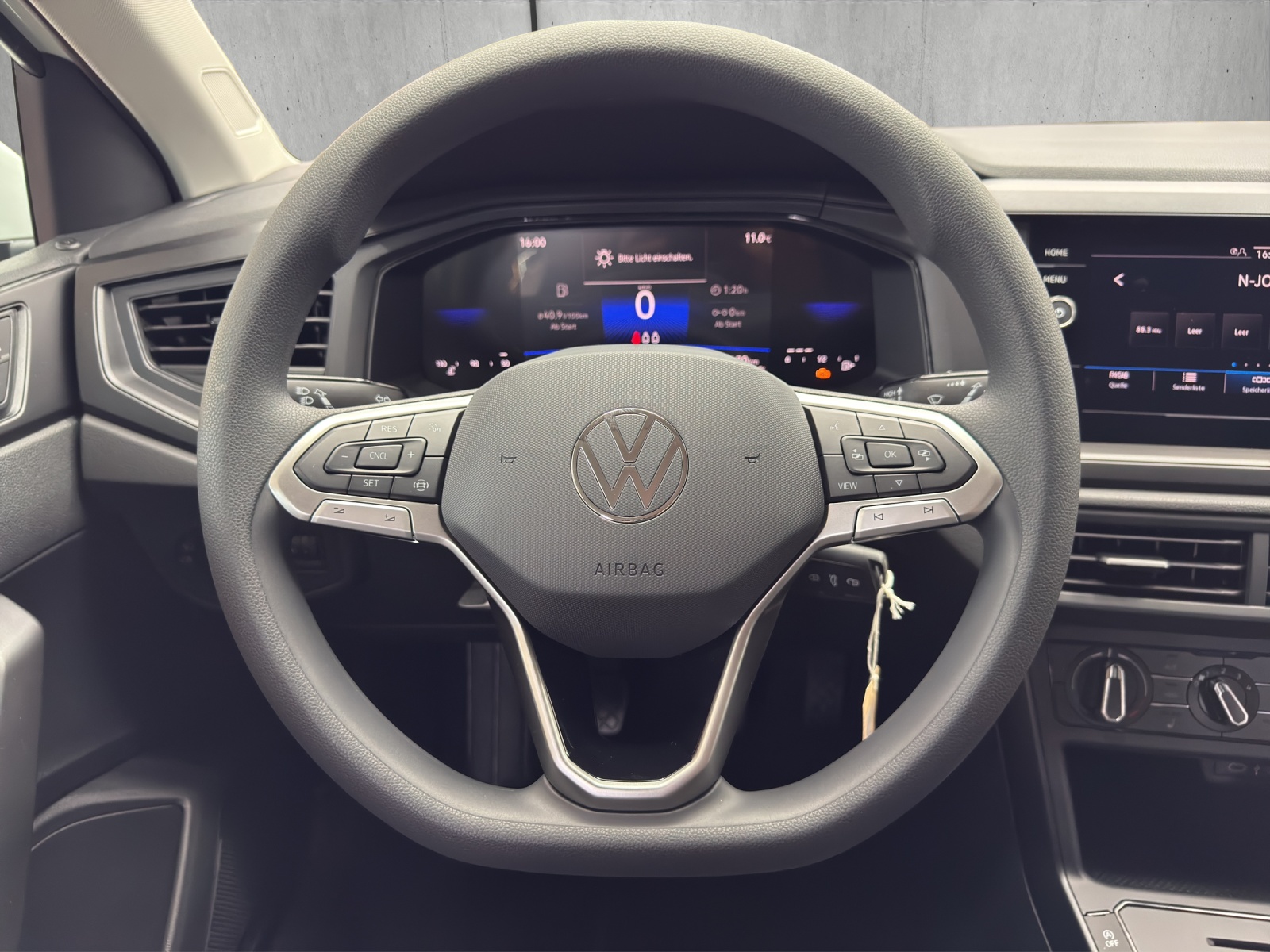 VW Polo 1.0 TSI Basis-image-9