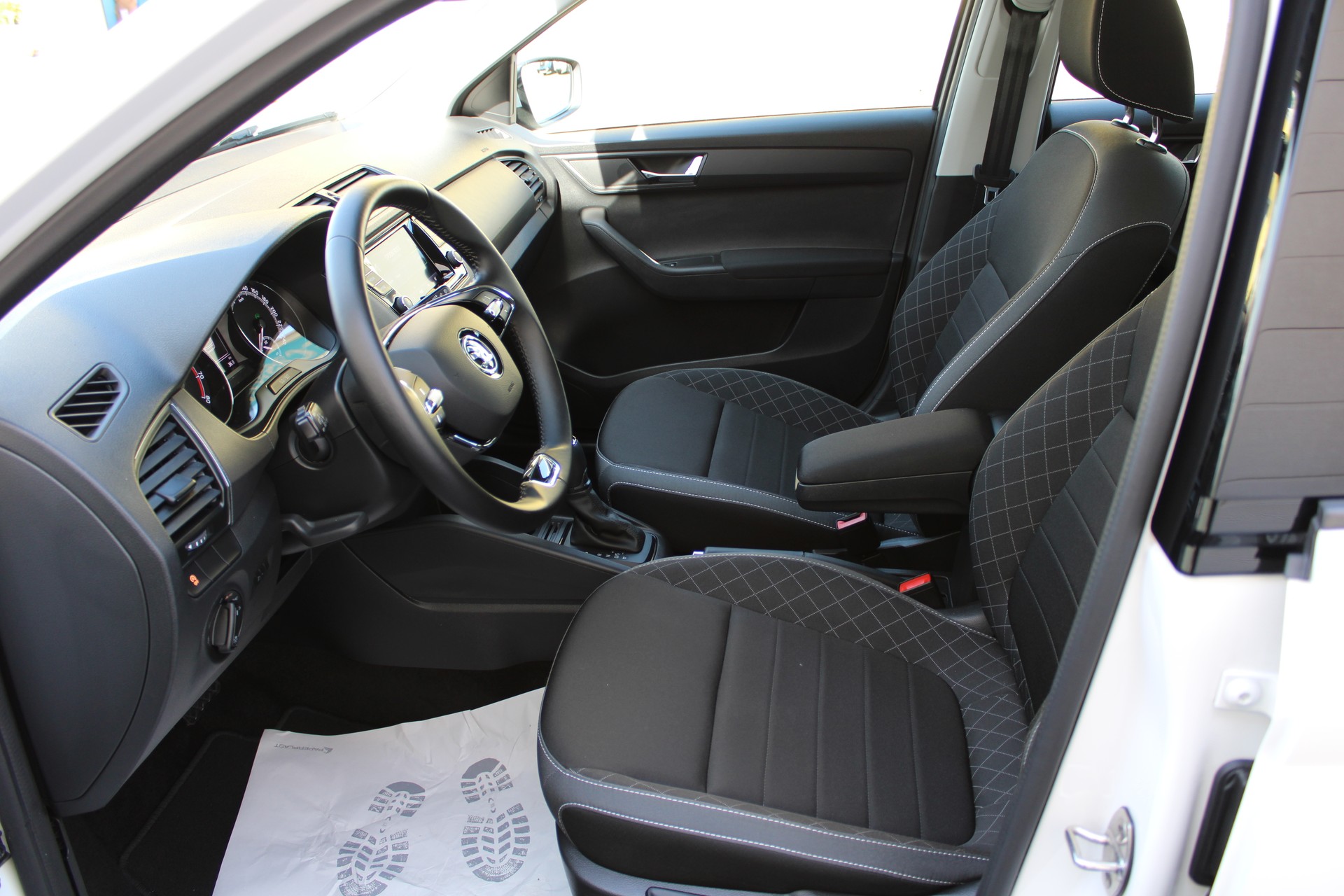 SKODA Fabia Combi 1.0 TSI Ambition DSG-image-9