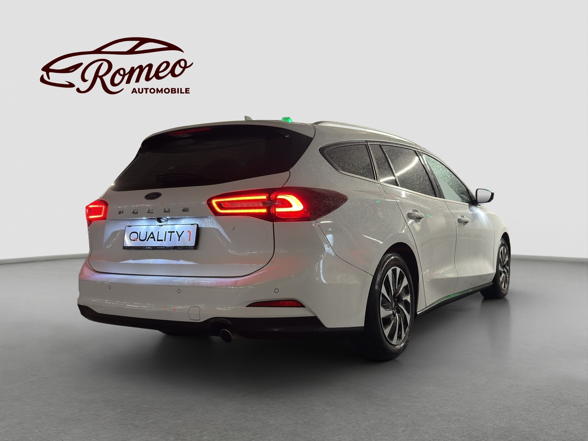 FORD Focus 1.5 TDCi Titanium Automatic ** Frisch ab MFK & Service **-image-1