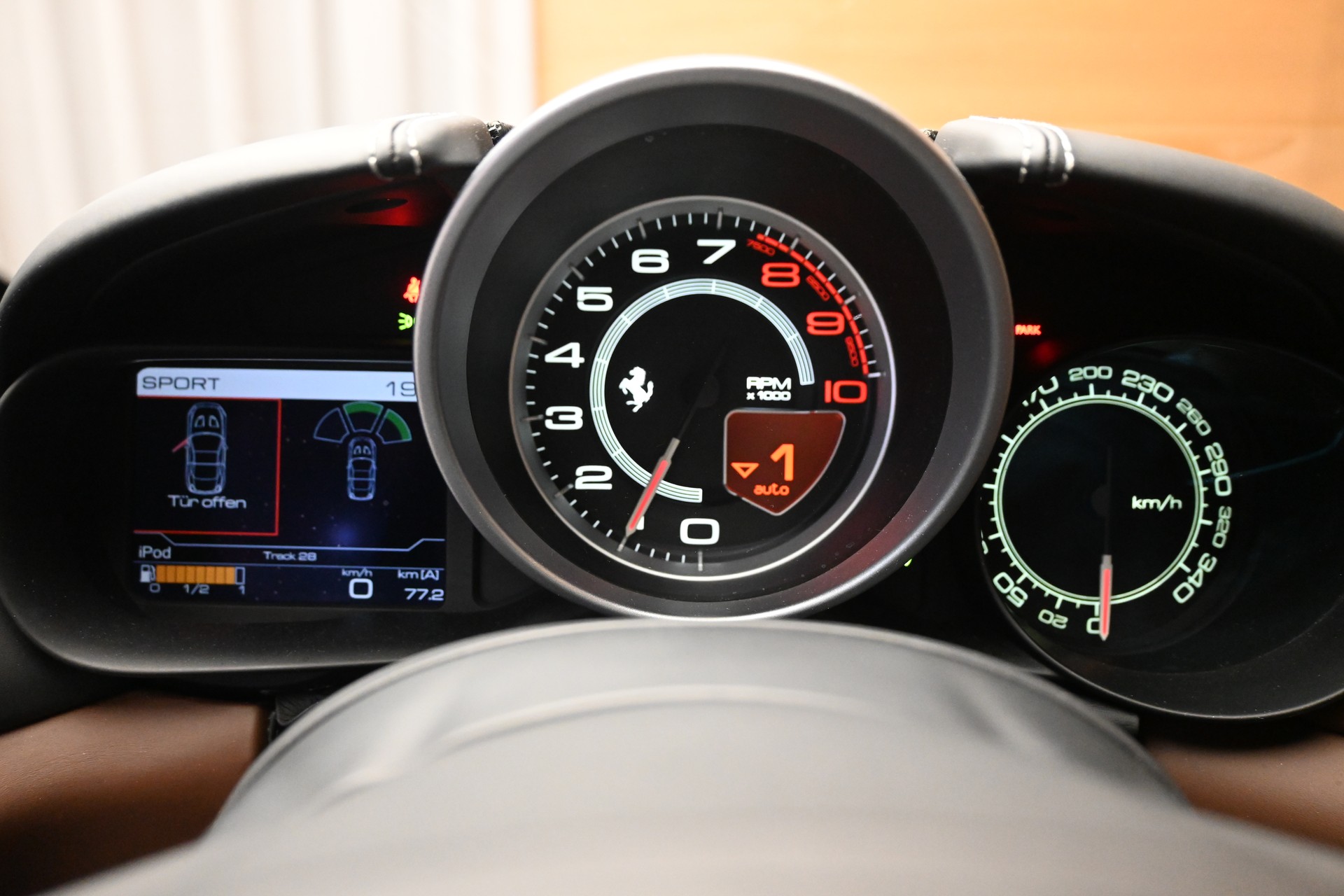 FERRARI California 3.9 V8 T-image-12