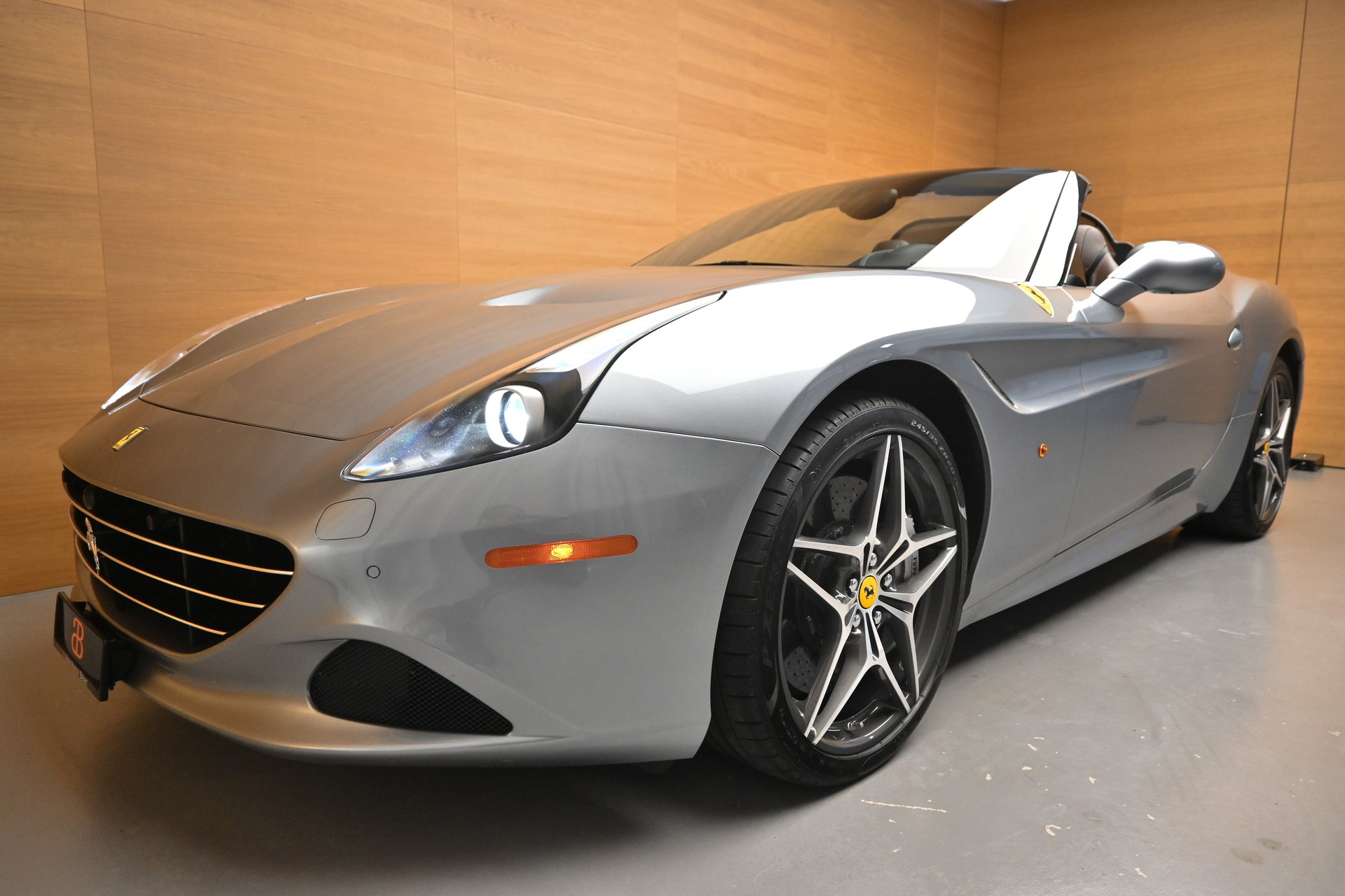 FERRARI California 3.9 V8 T-showroom-element-2