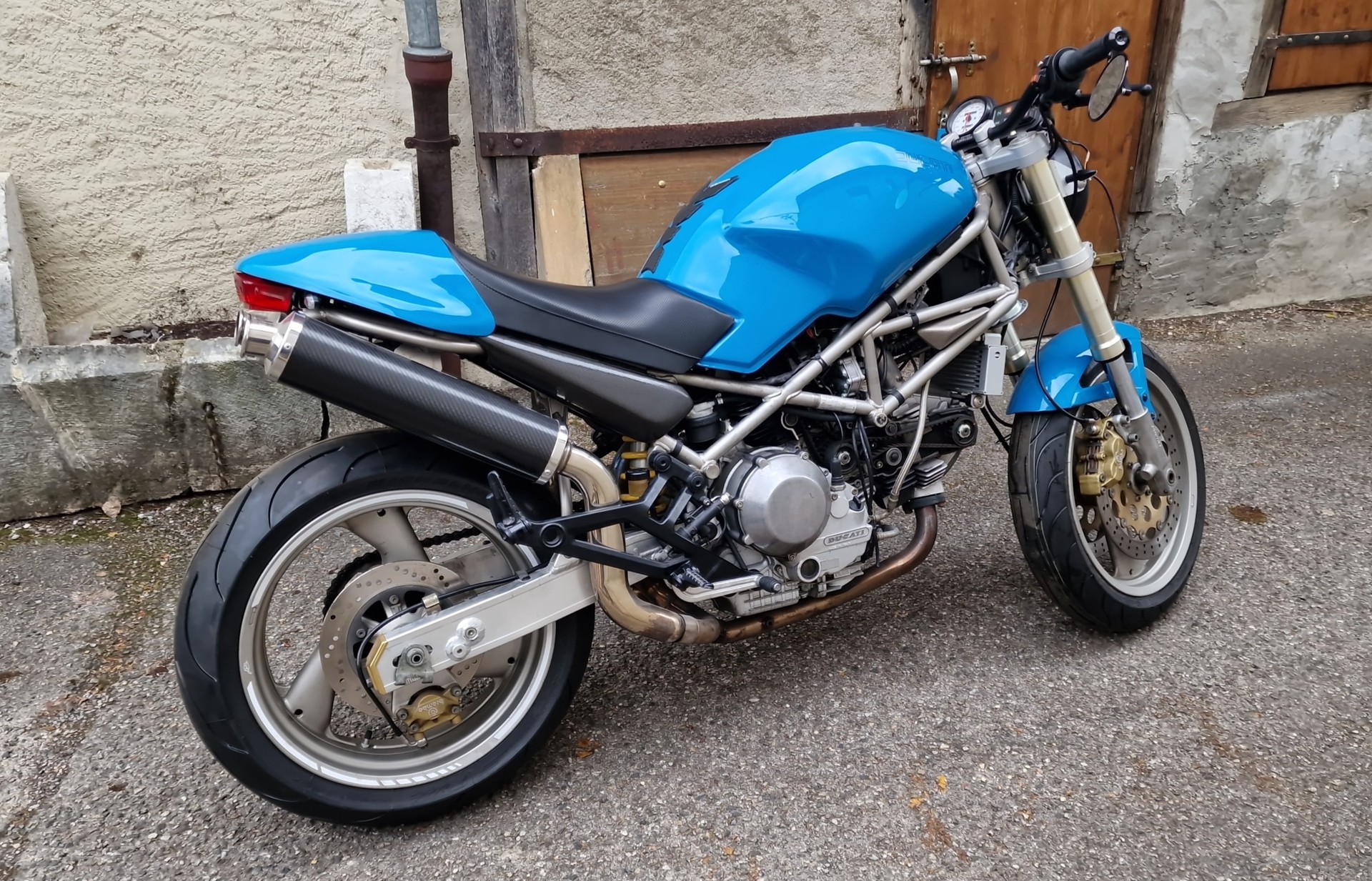 DUCATI Monster 900-image-1