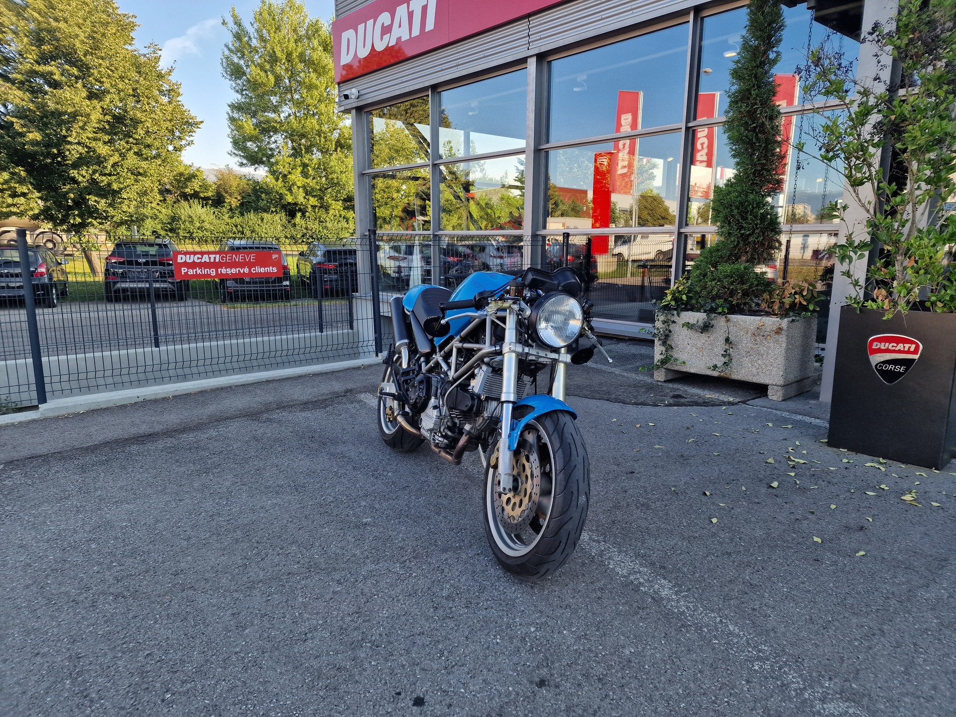 DUCATI Monster 900-image-4