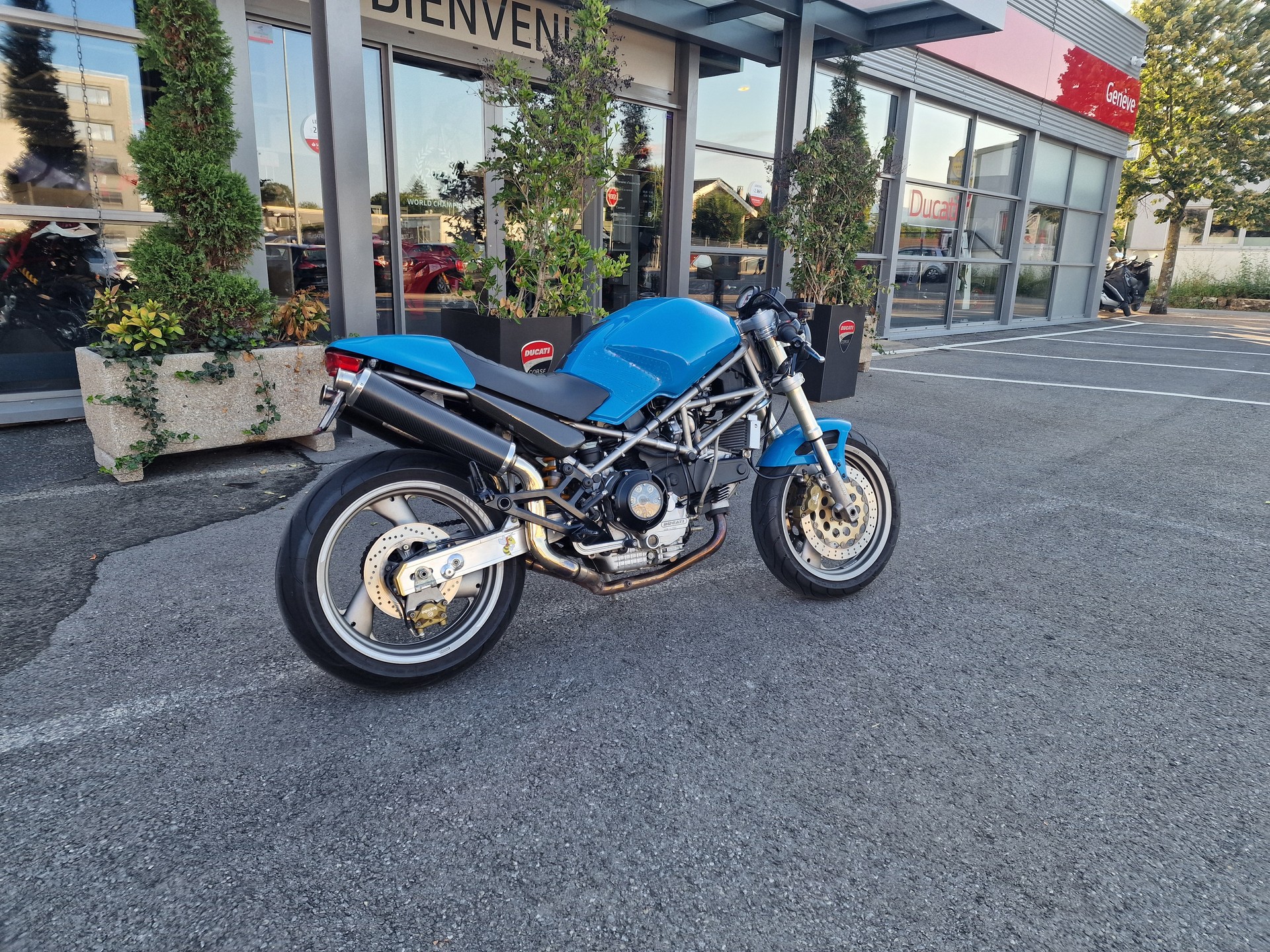DUCATI Monster 900-image-3