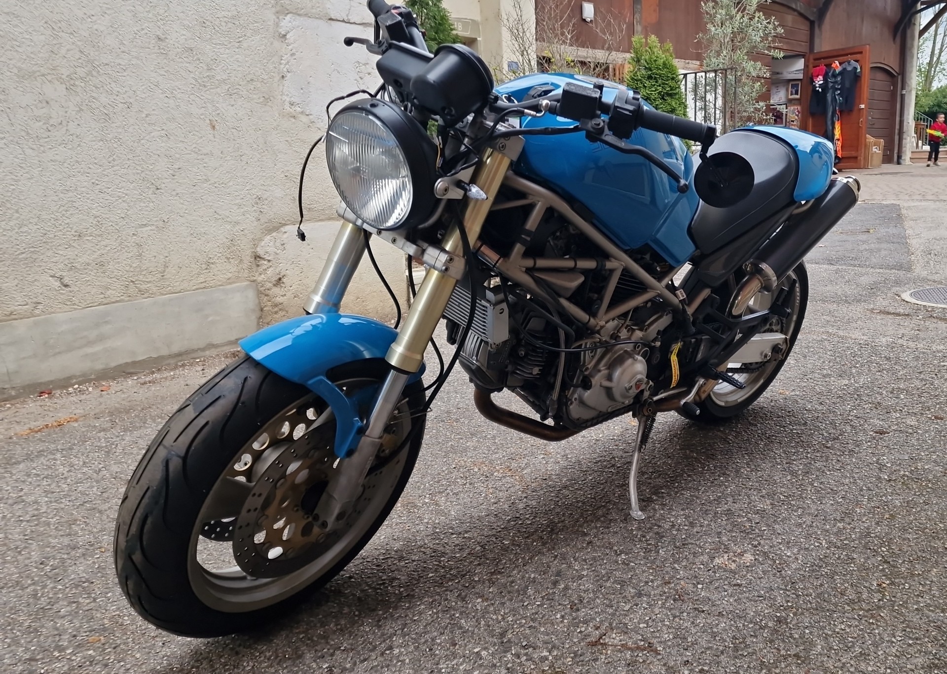 DUCATI Monster 900-image-2