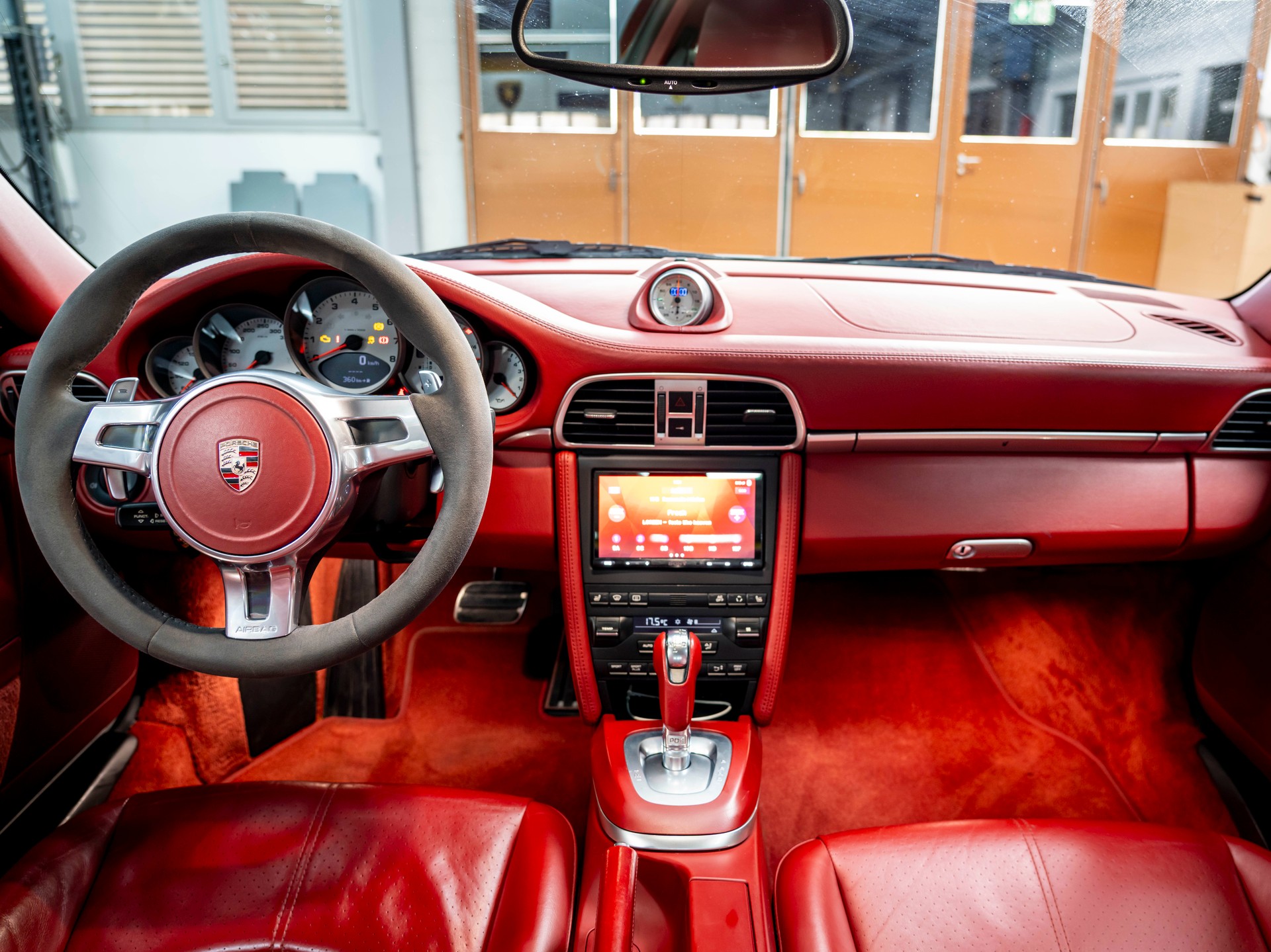 PORSCHE 911 Carrera 4S PDK-image-25