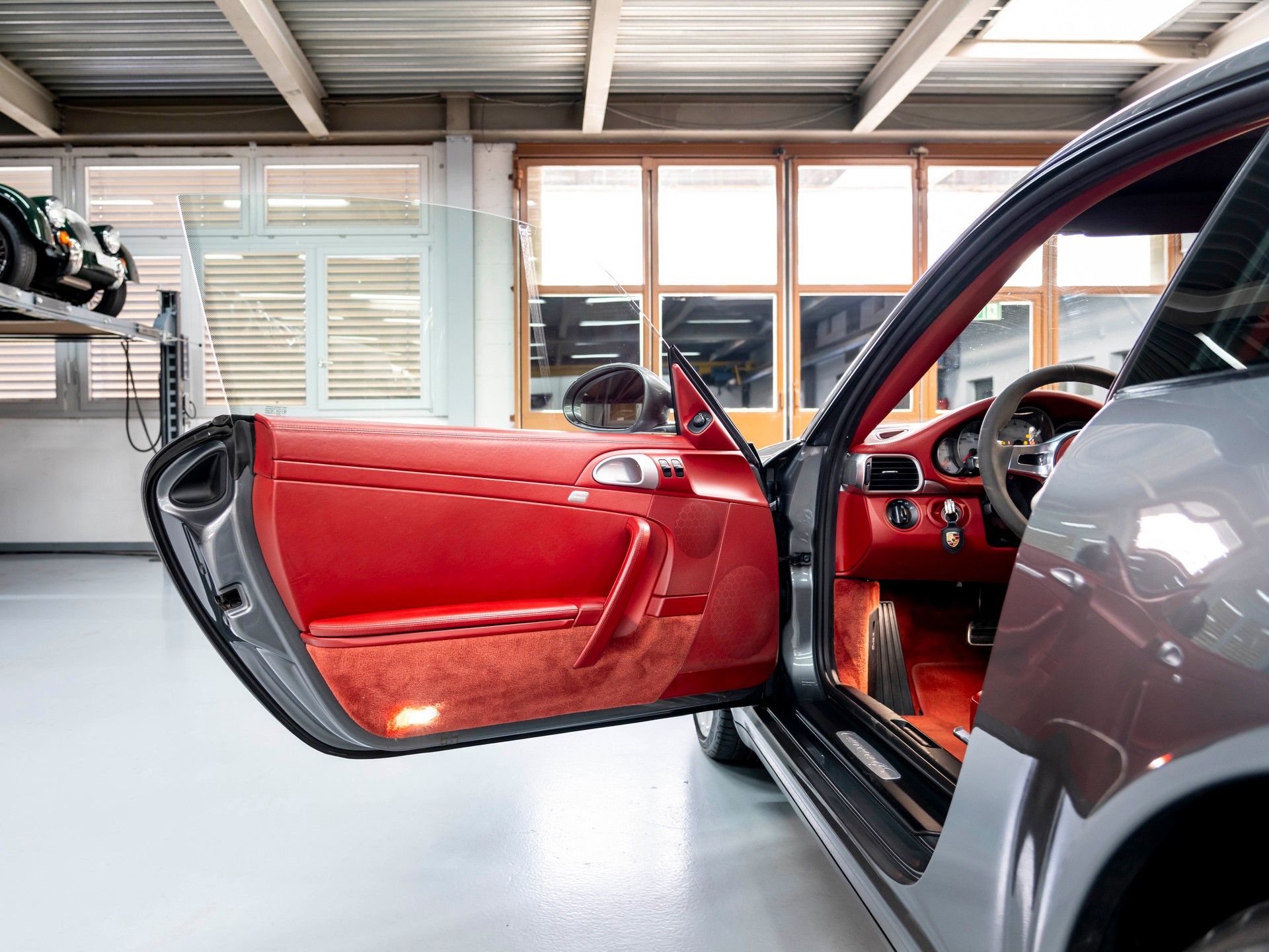 PORSCHE 911 Carrera 4S PDK-image-24