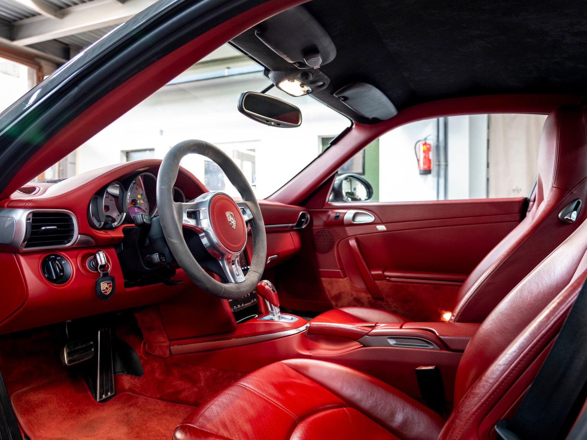 PORSCHE 911 Carrera 4S PDK-showroom-element-1