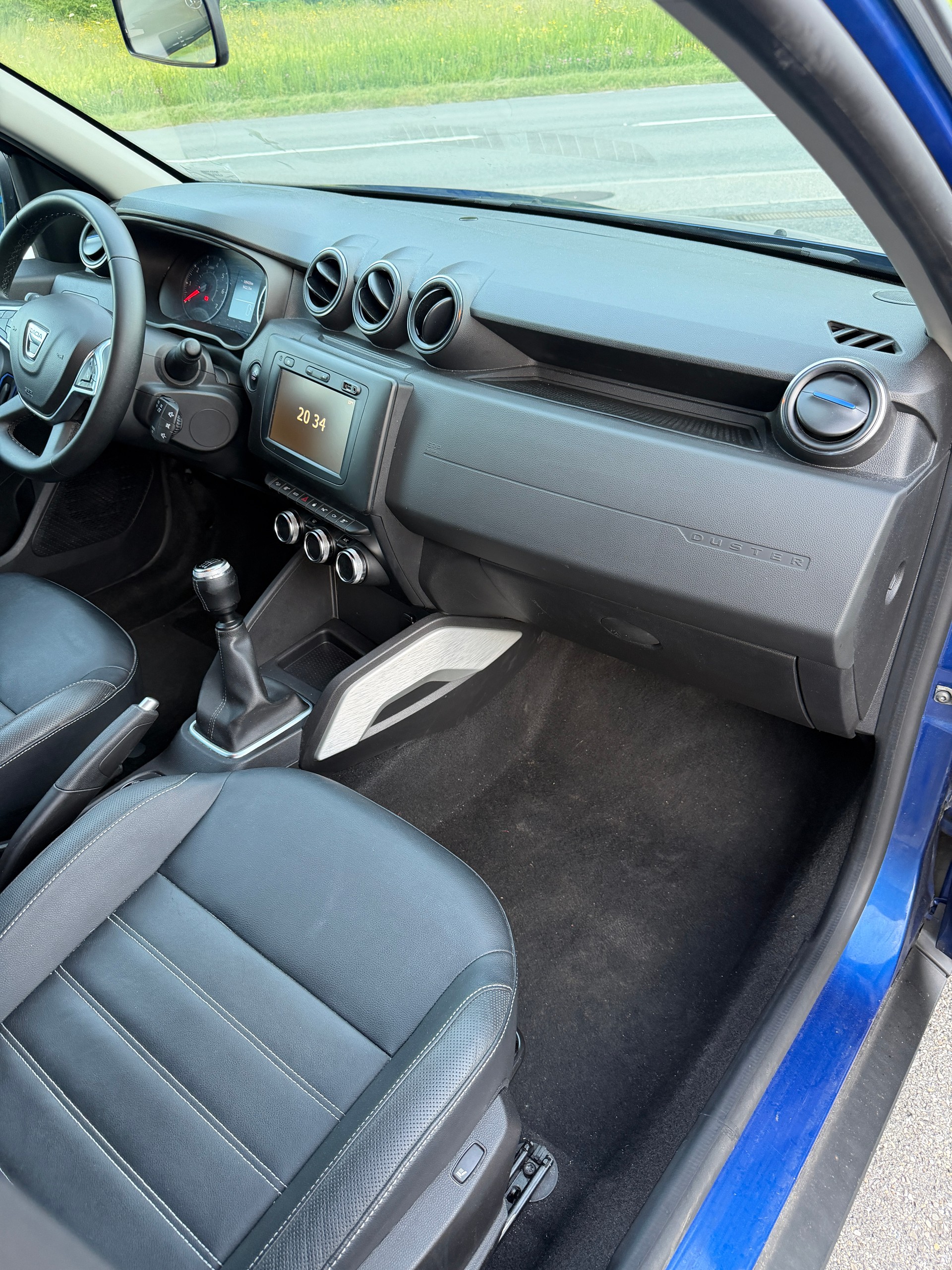 DACIA Duster TCe 150 Celebration 4x4-image-9