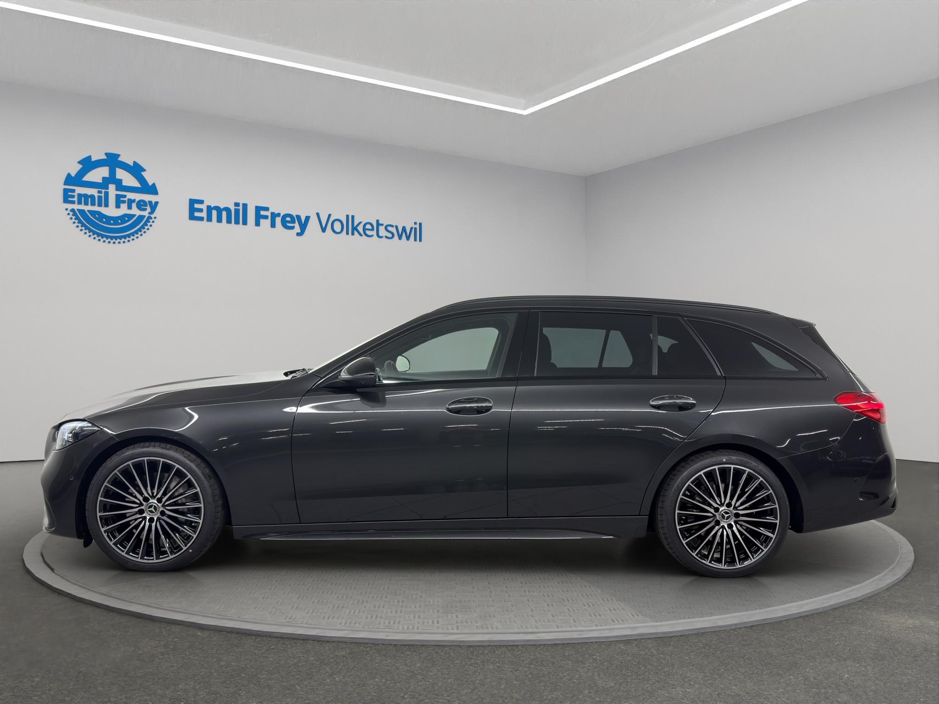MERCEDES-BENZ C 300 AMG Line 4matic-showroom-element-1